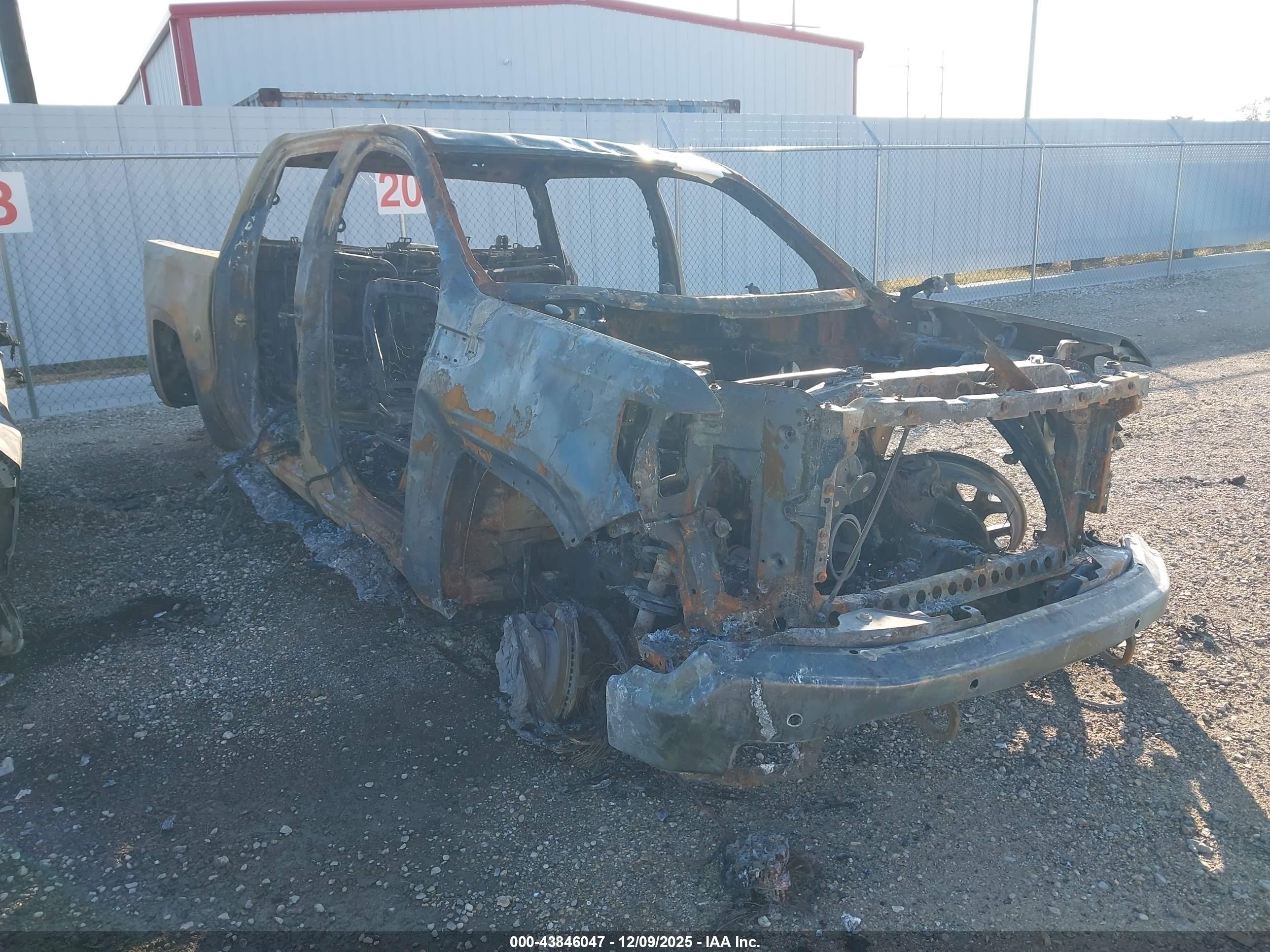 GMC SIERRA image 6
