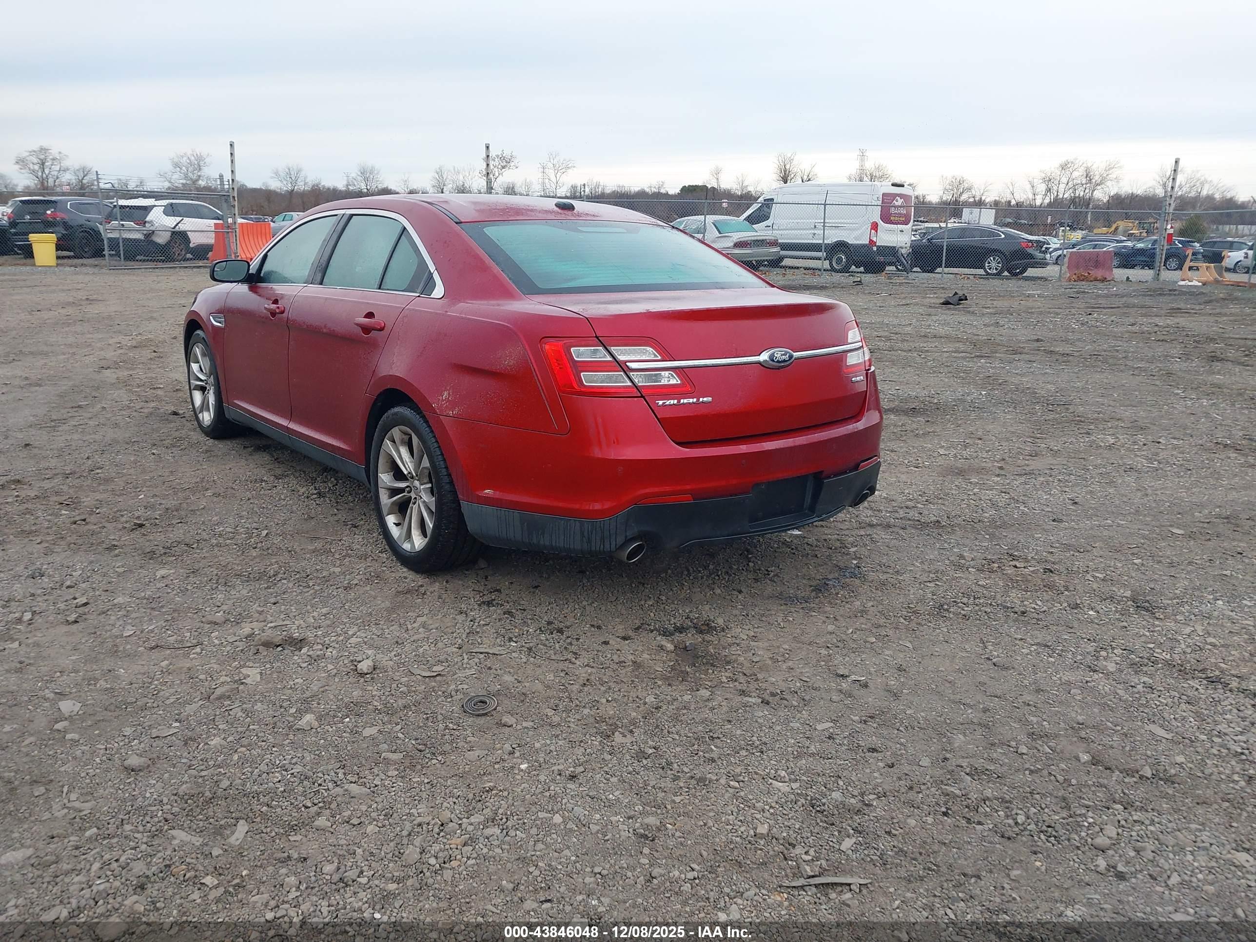 FORD TAURUS image 3