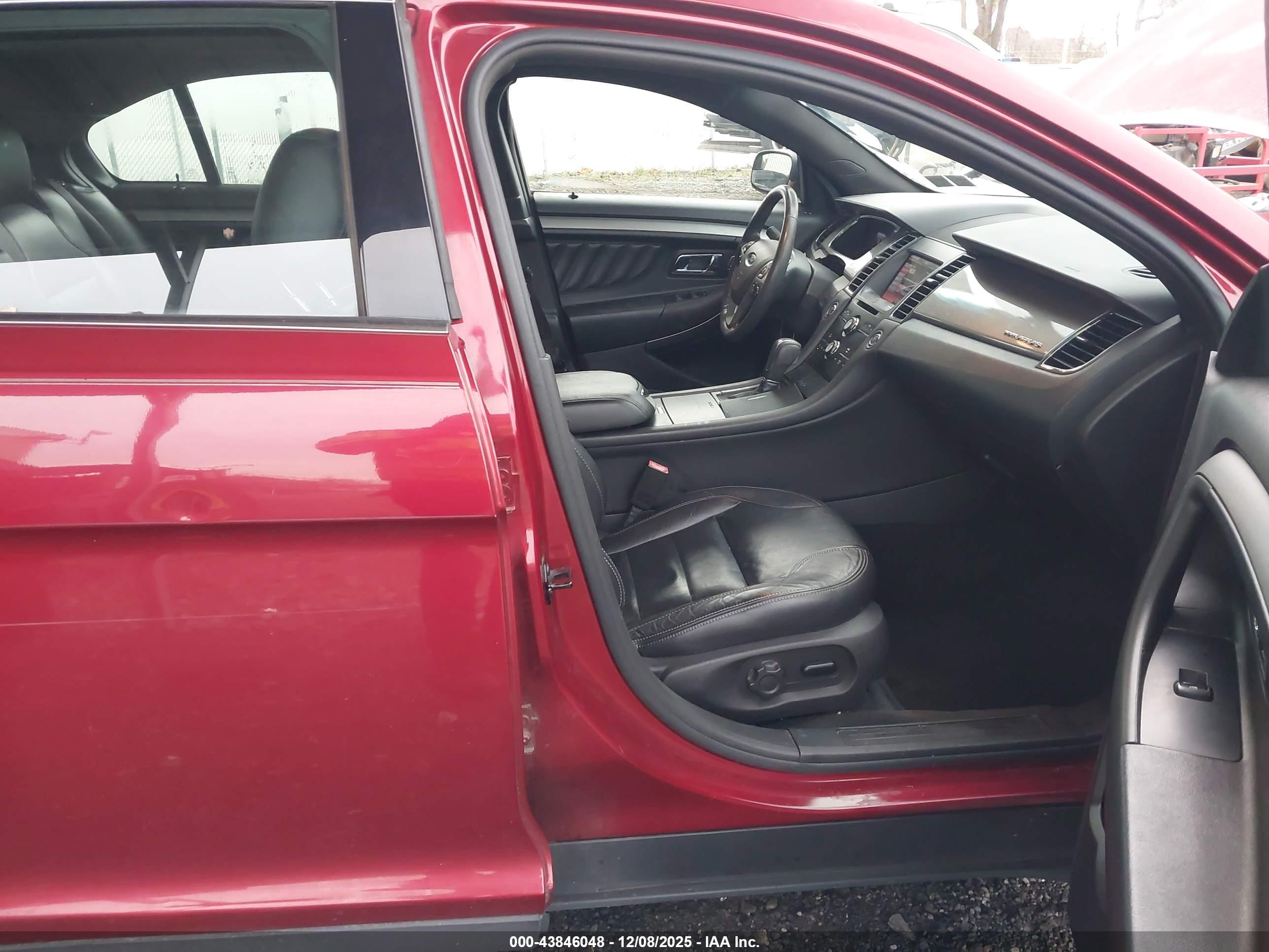 FORD TAURUS image 5