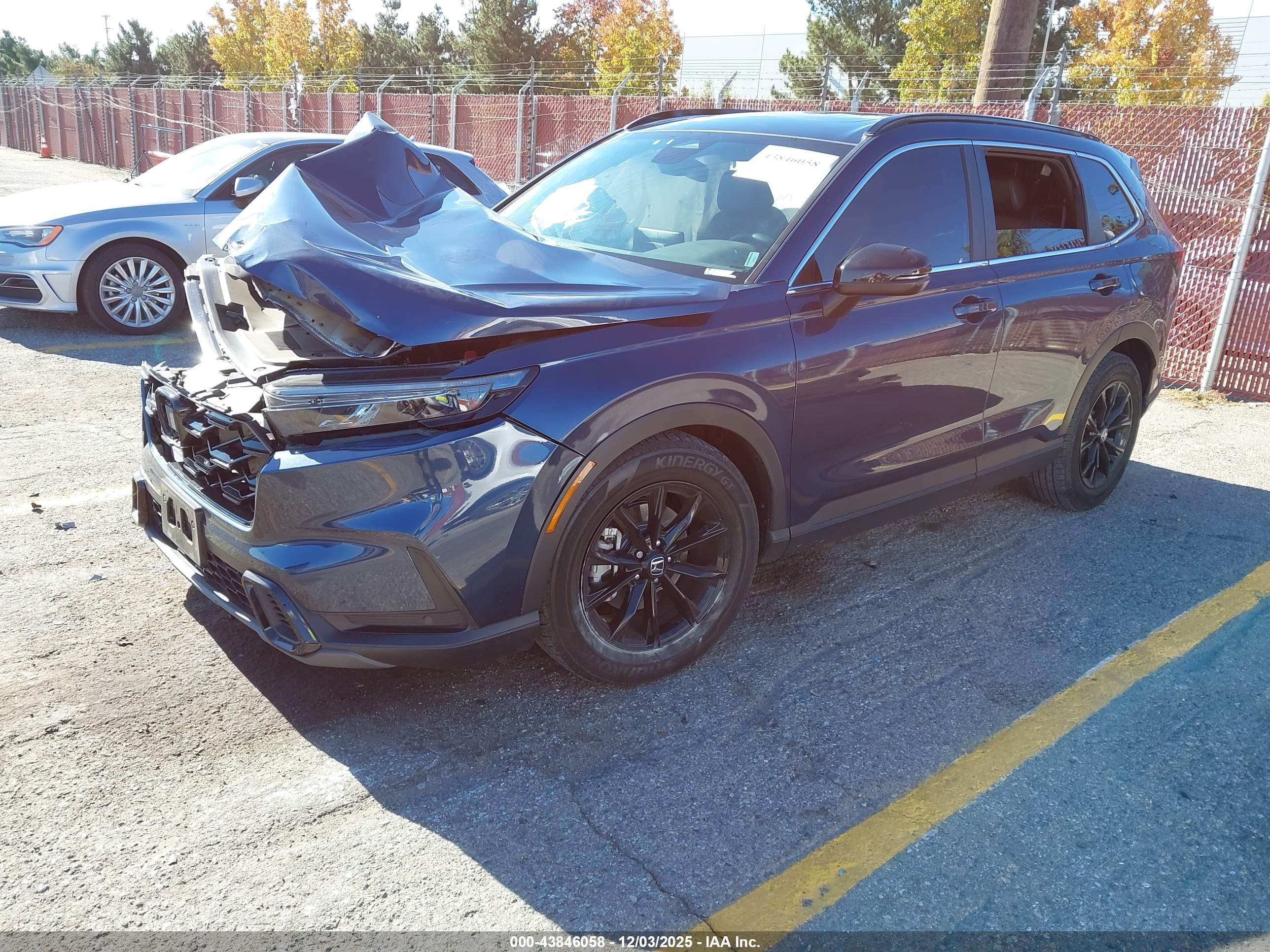 HONDA CR-V image 2