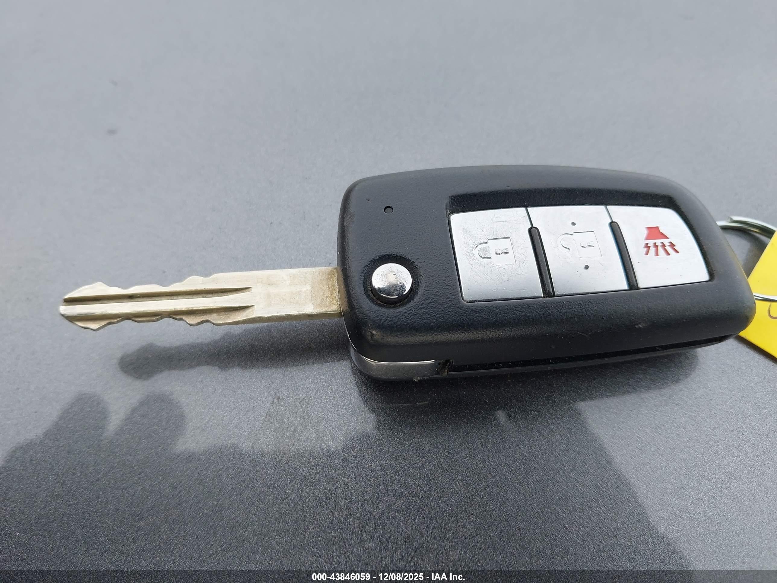 NISSAN ROGUE image 11