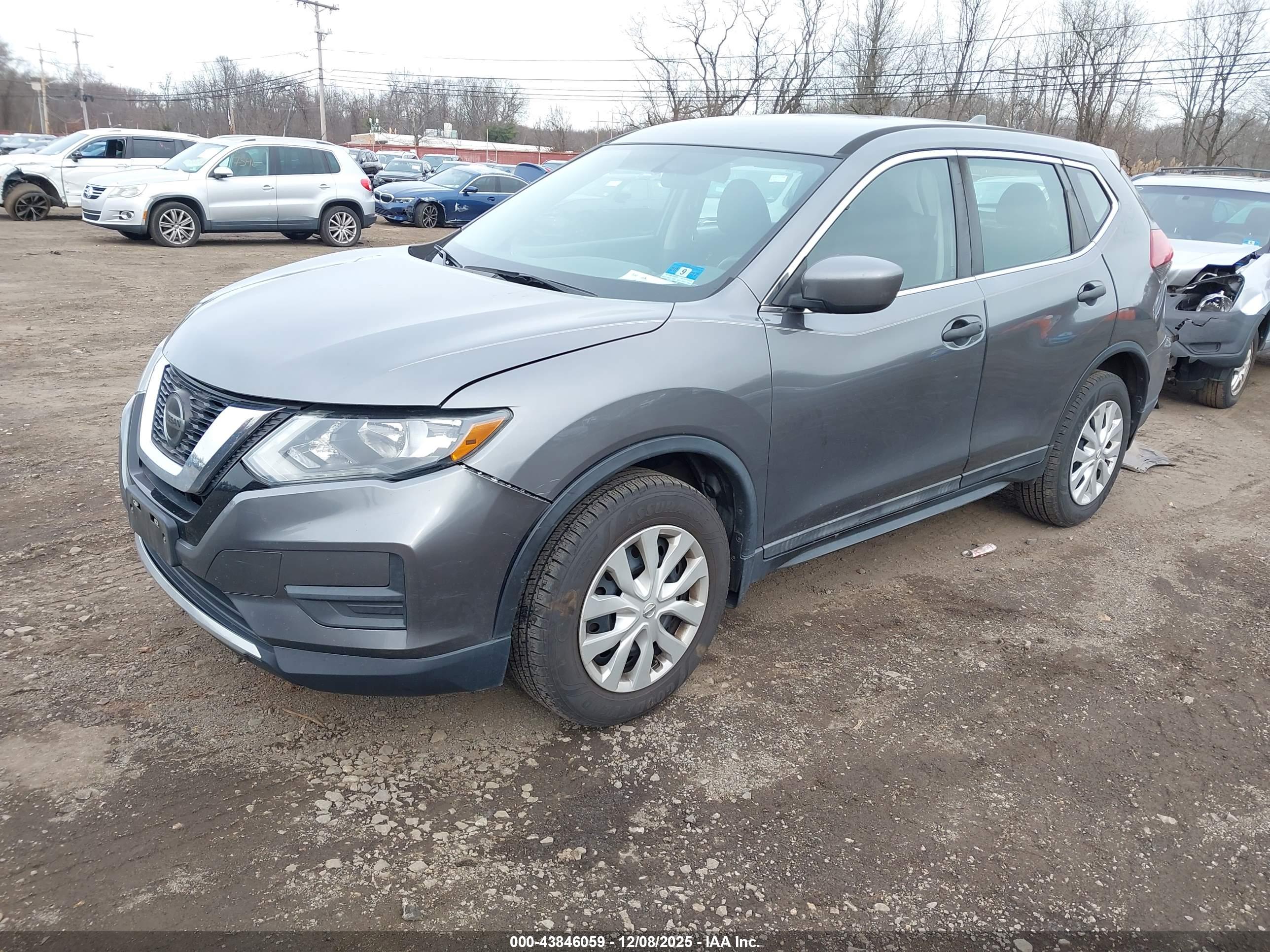 NISSAN ROGUE image 2