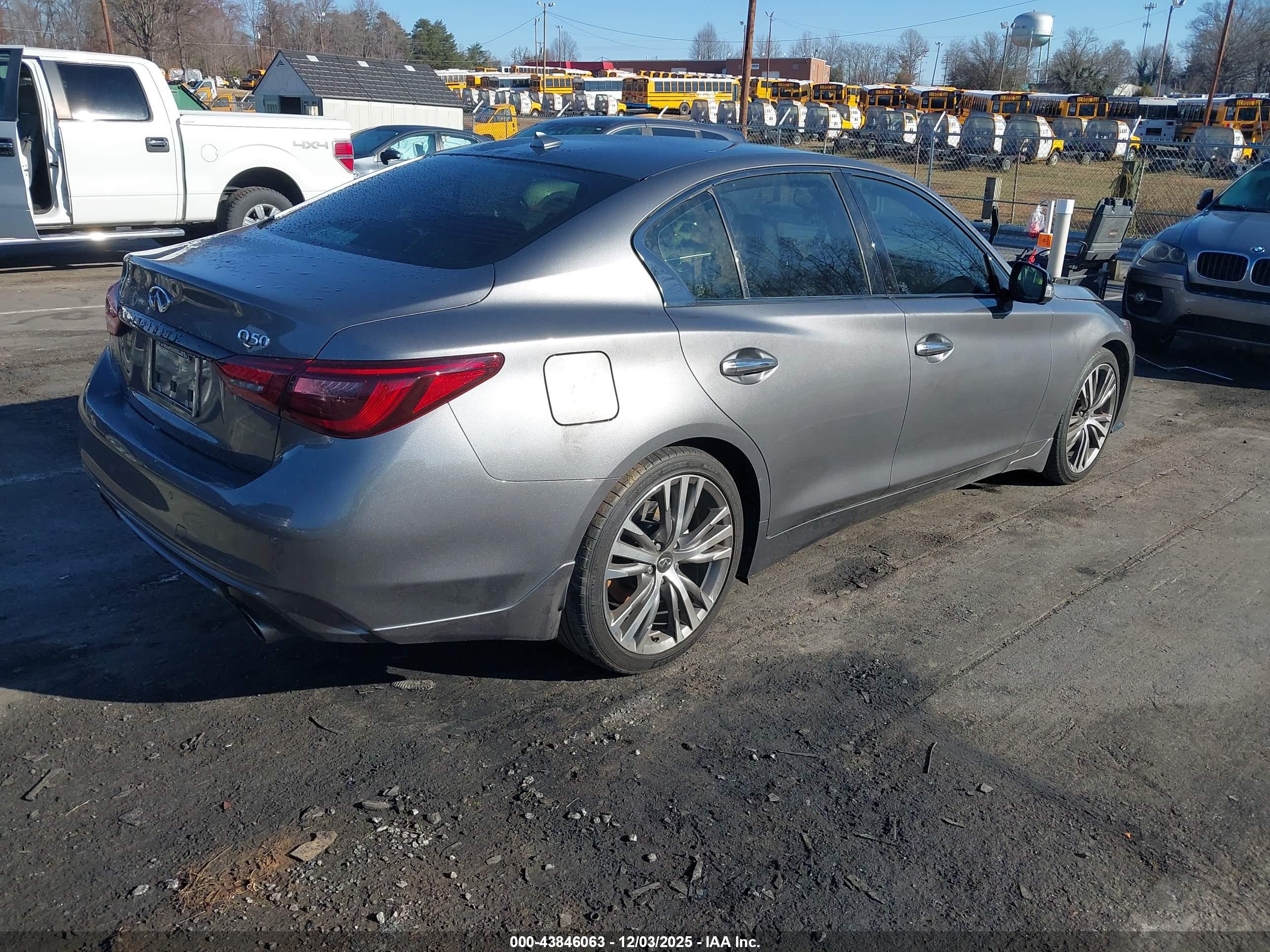 INFINITI Q50 image 4