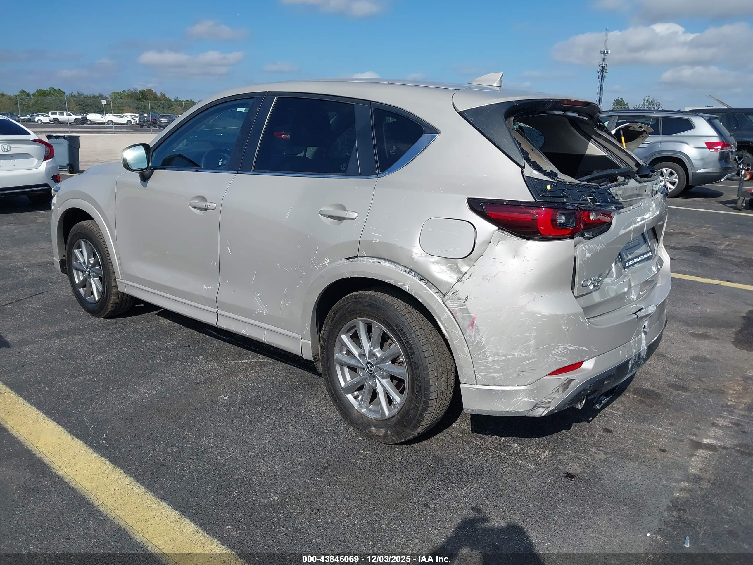 MAZDA CX-5 image 3