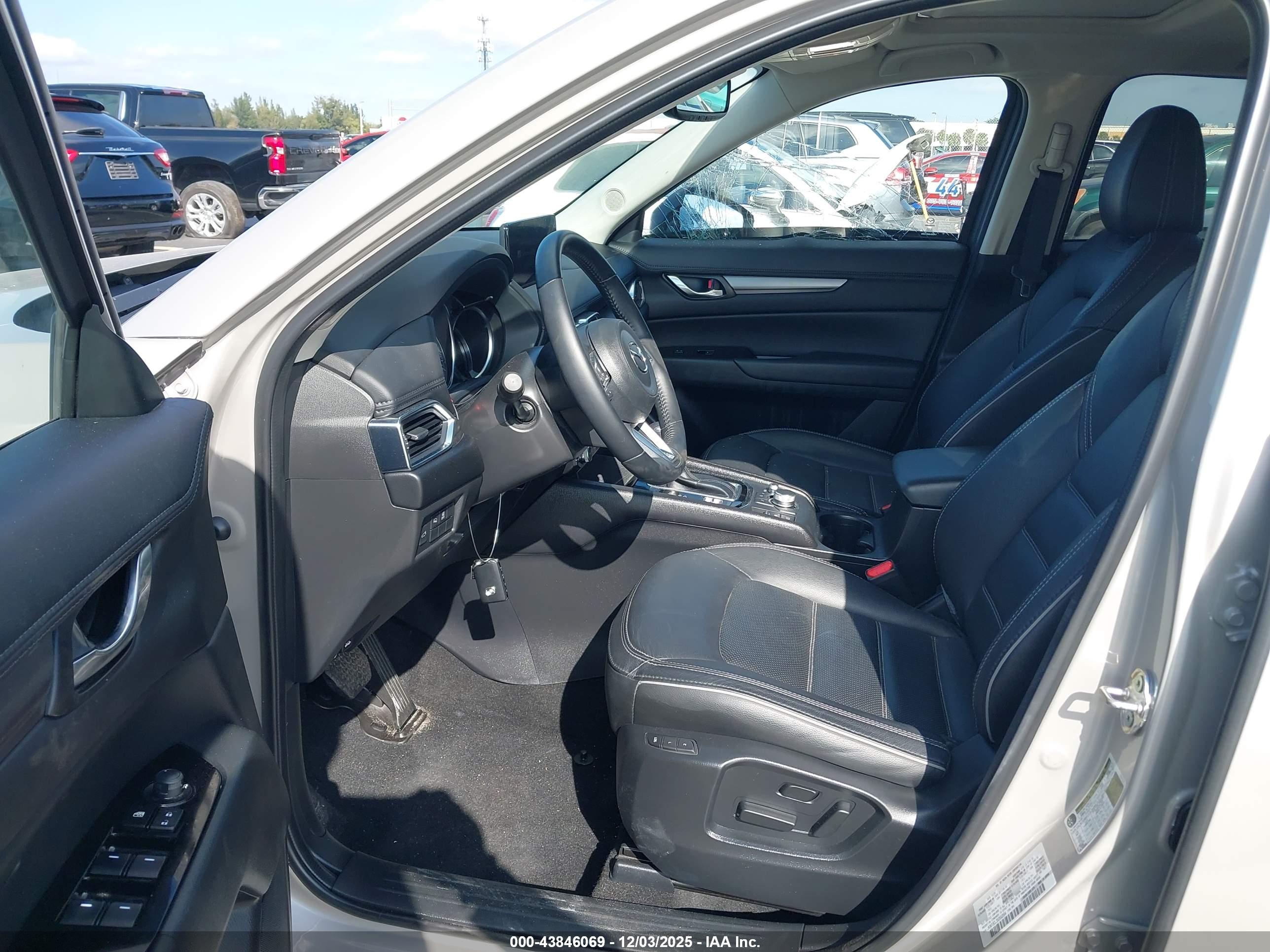 MAZDA CX-5 image 5