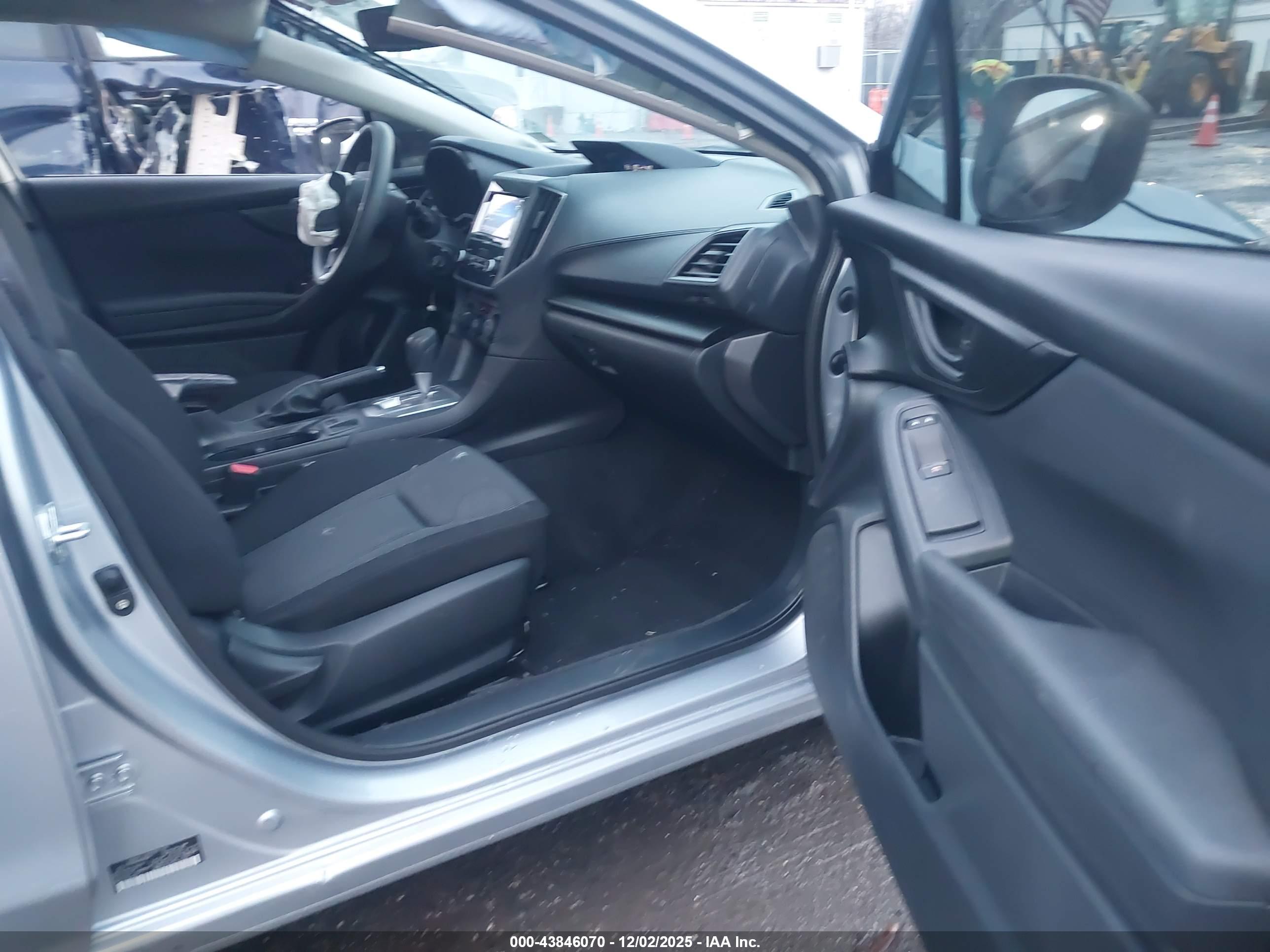 SUBARU IMPREZA image 5