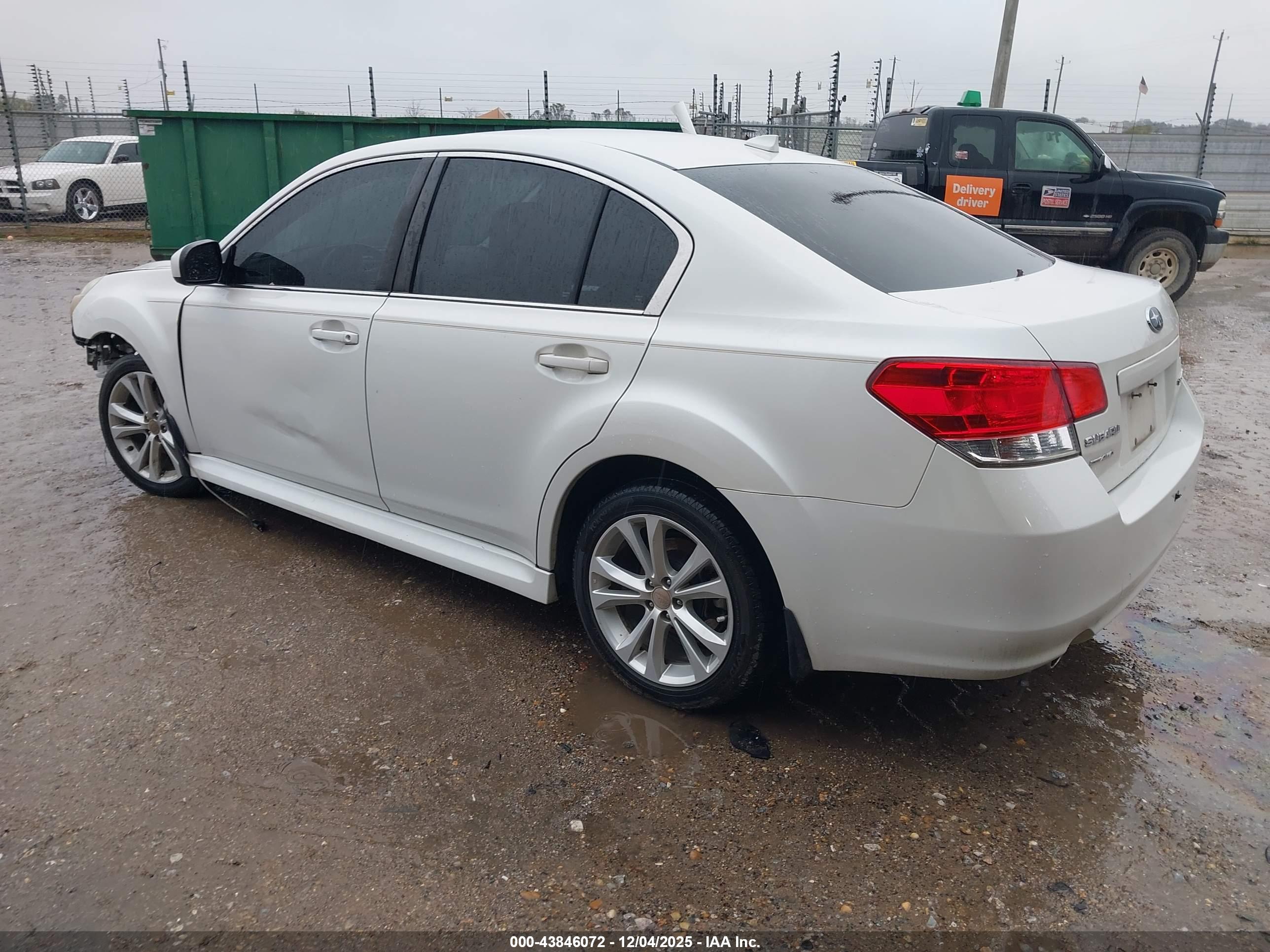 SUBARU LEGACY image 3