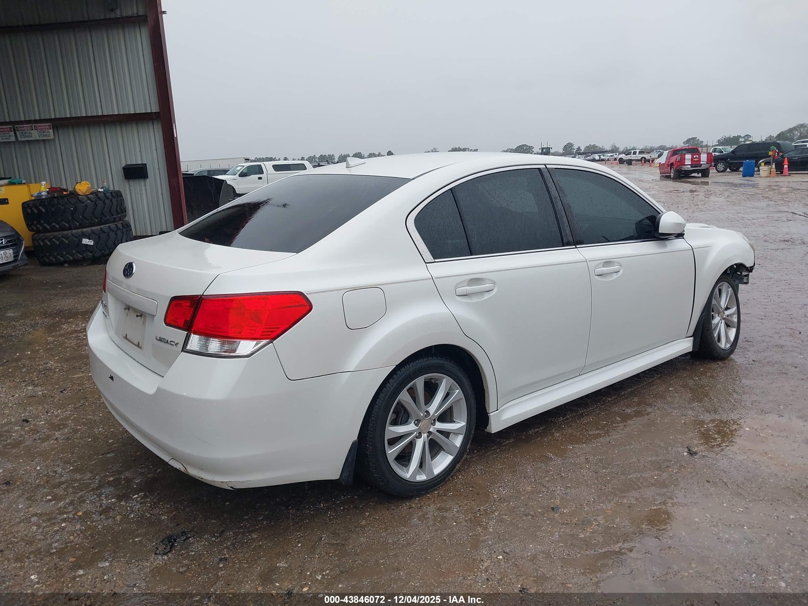 SUBARU LEGACY image 4