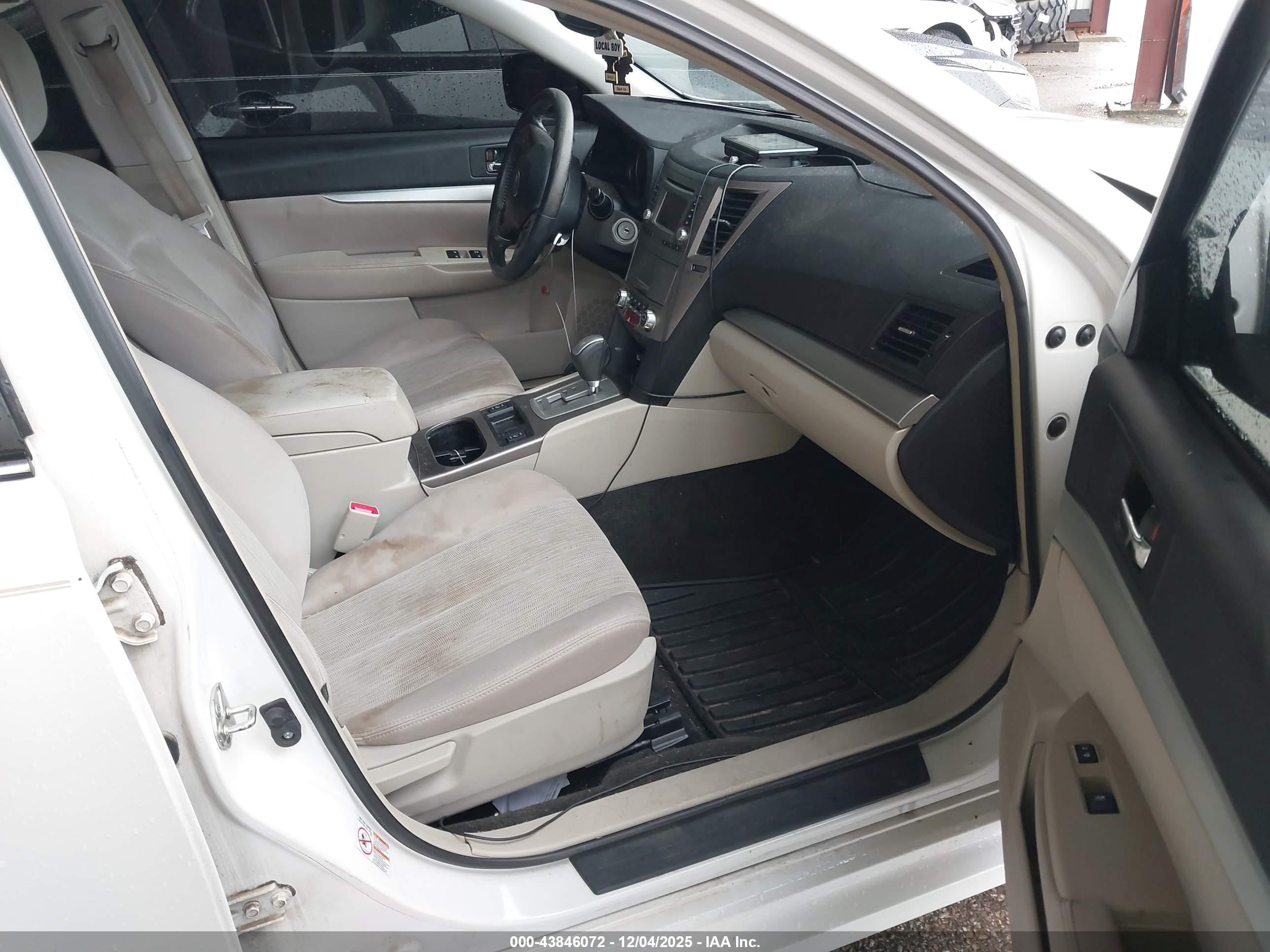SUBARU LEGACY image 5