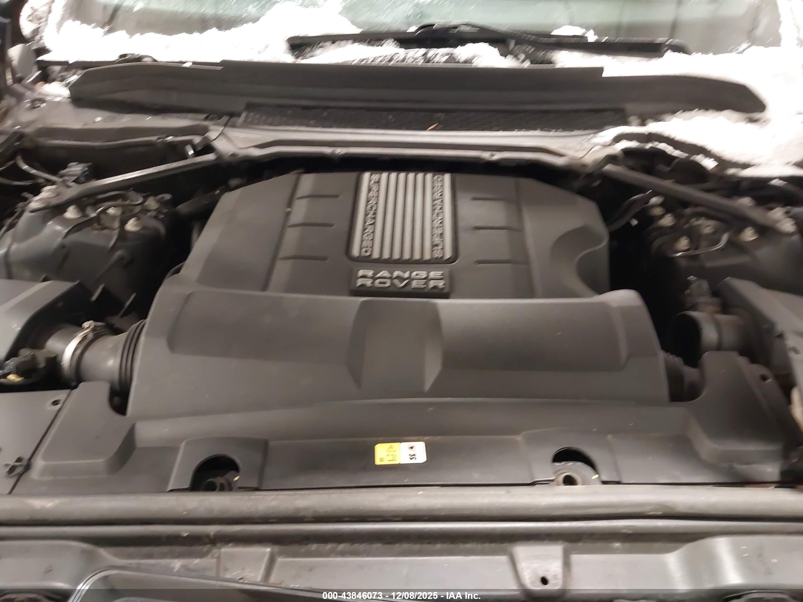 LAND ROVER image 10