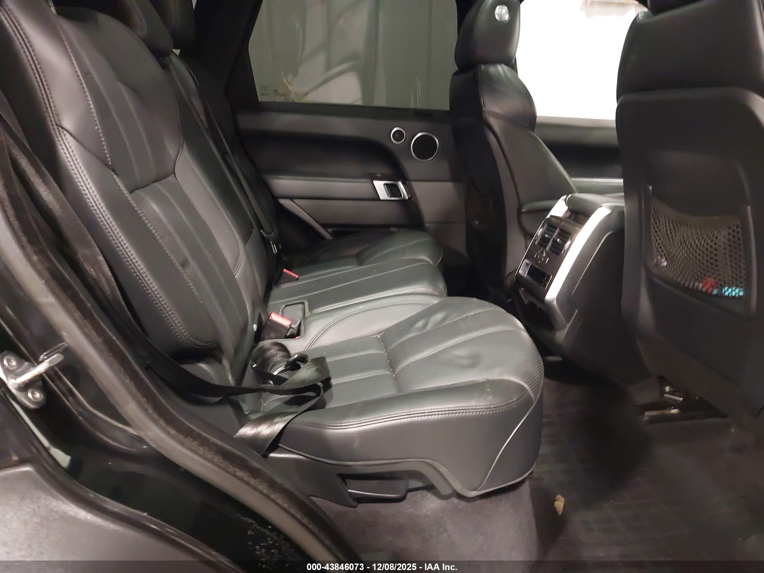 LAND ROVER image 8