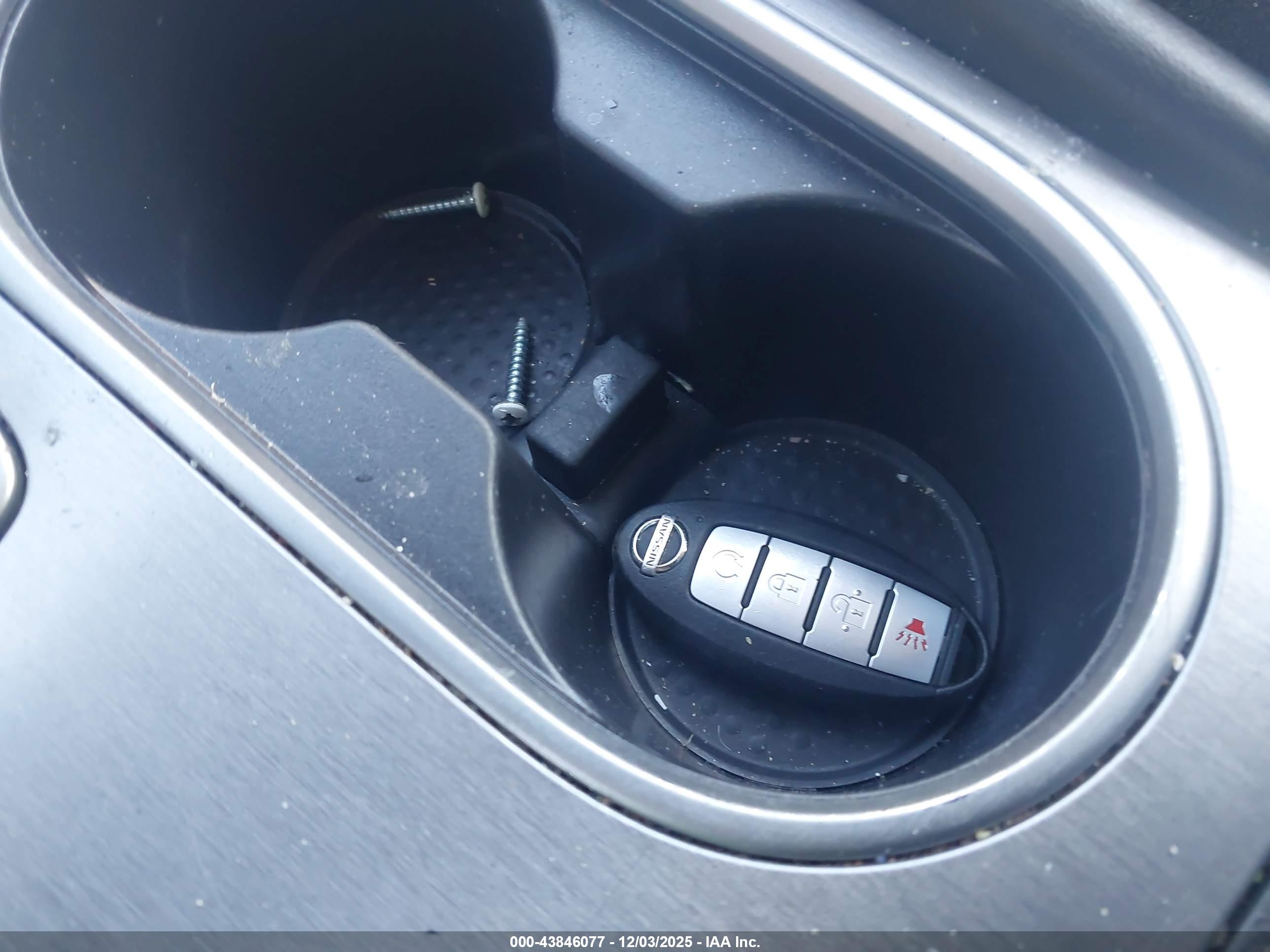 NISSAN MURANO image 11