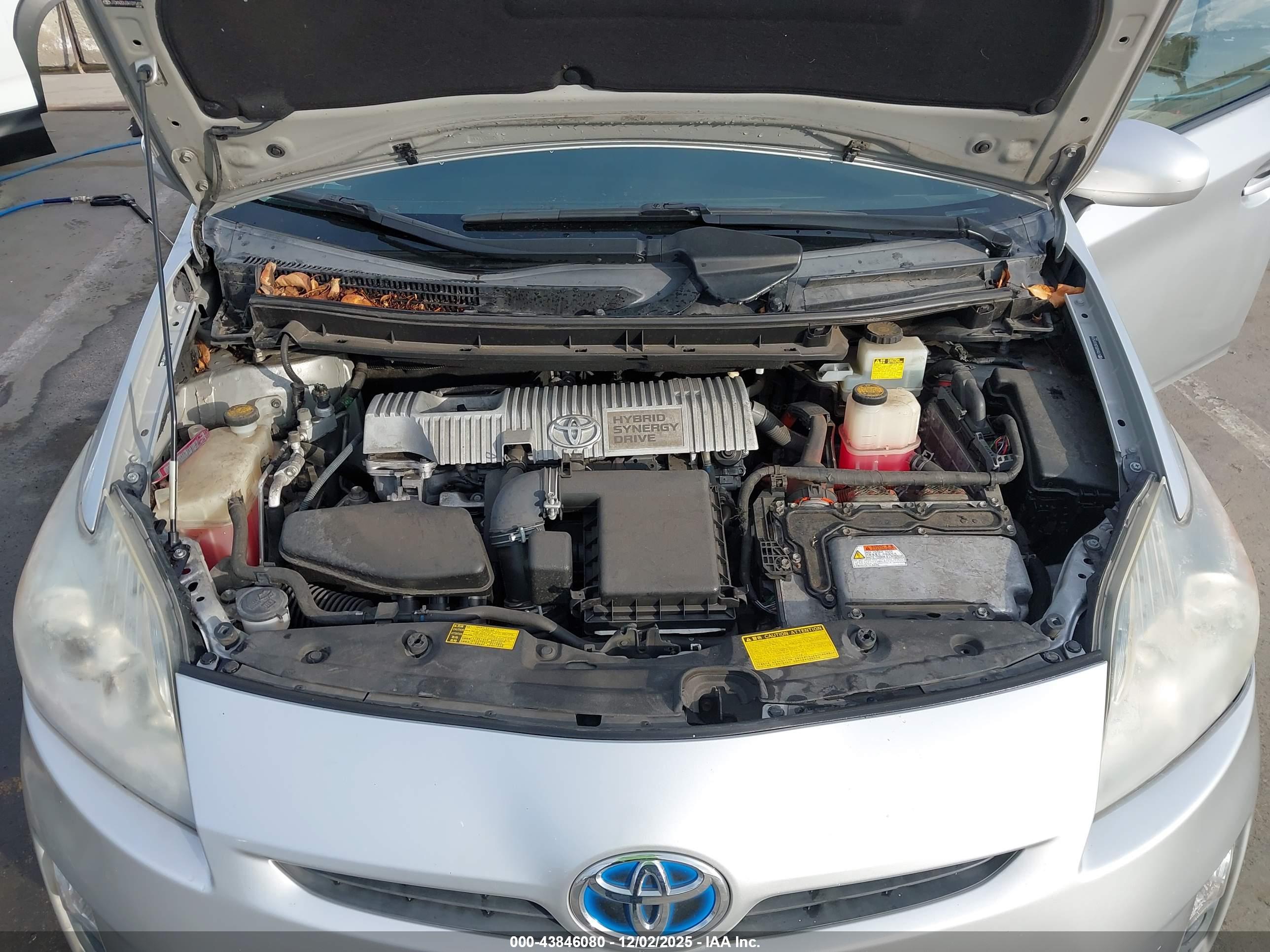 TOYOTA PRIUS image 10