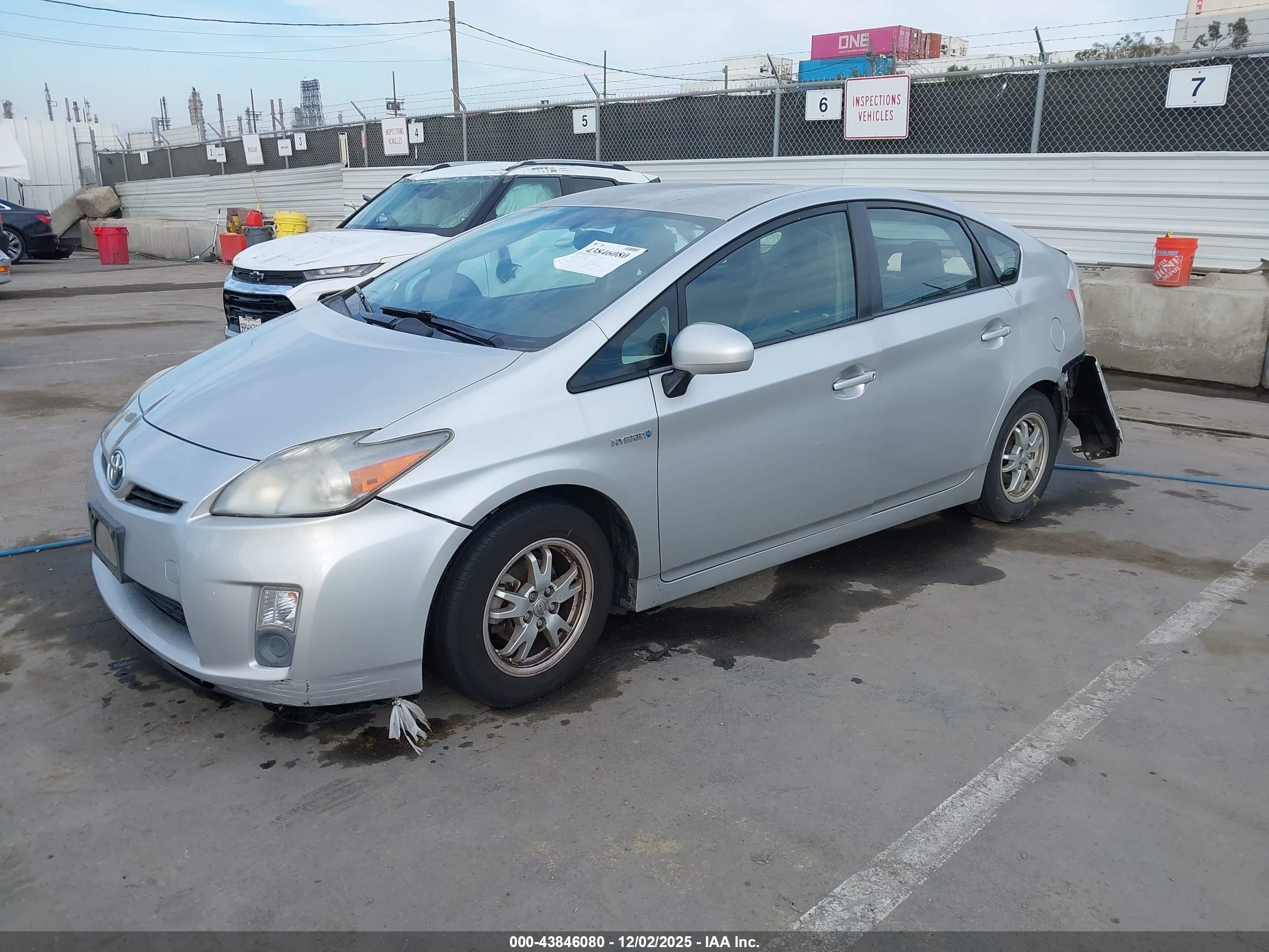 TOYOTA PRIUS image 2