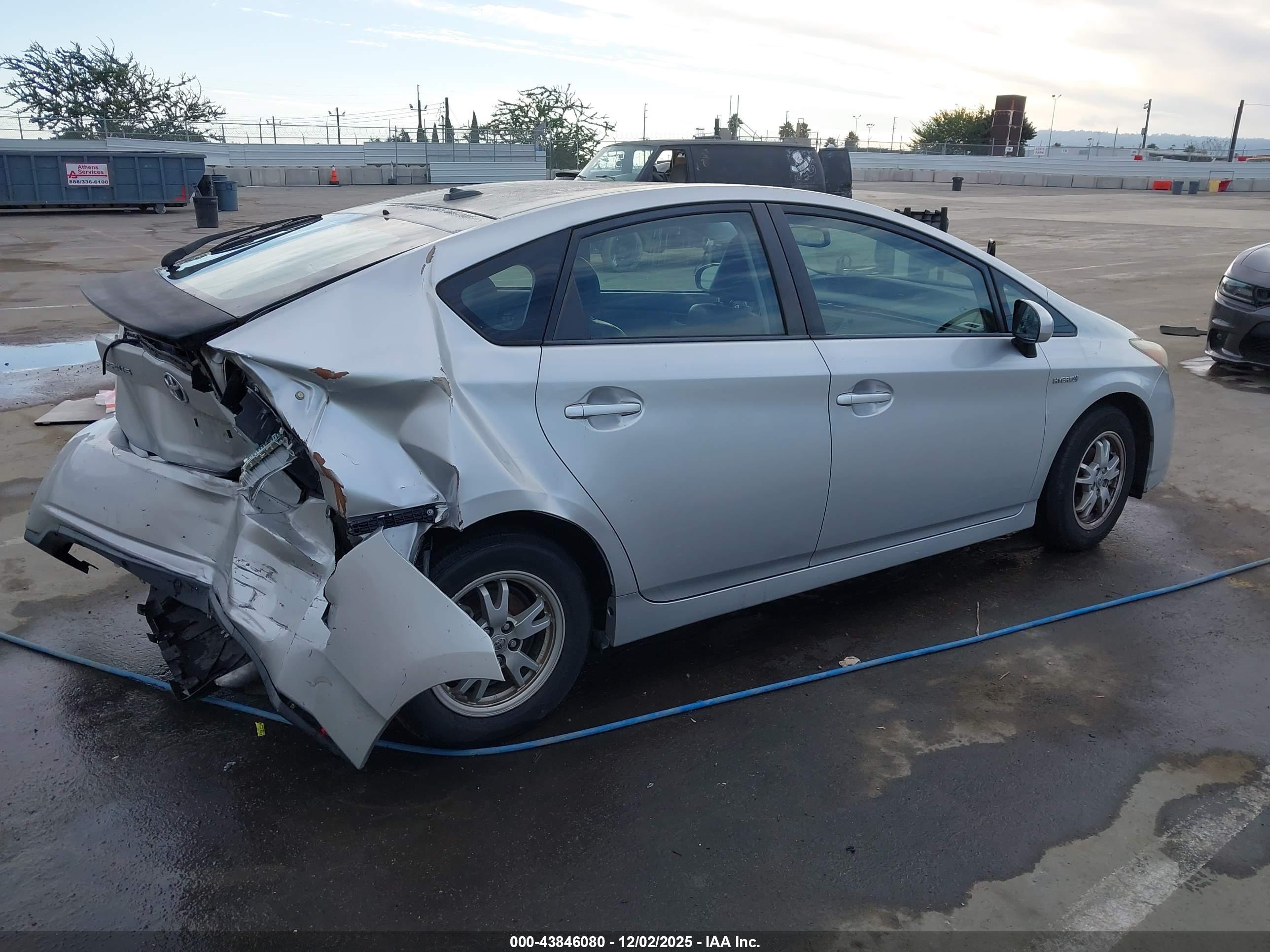 TOYOTA PRIUS image 4