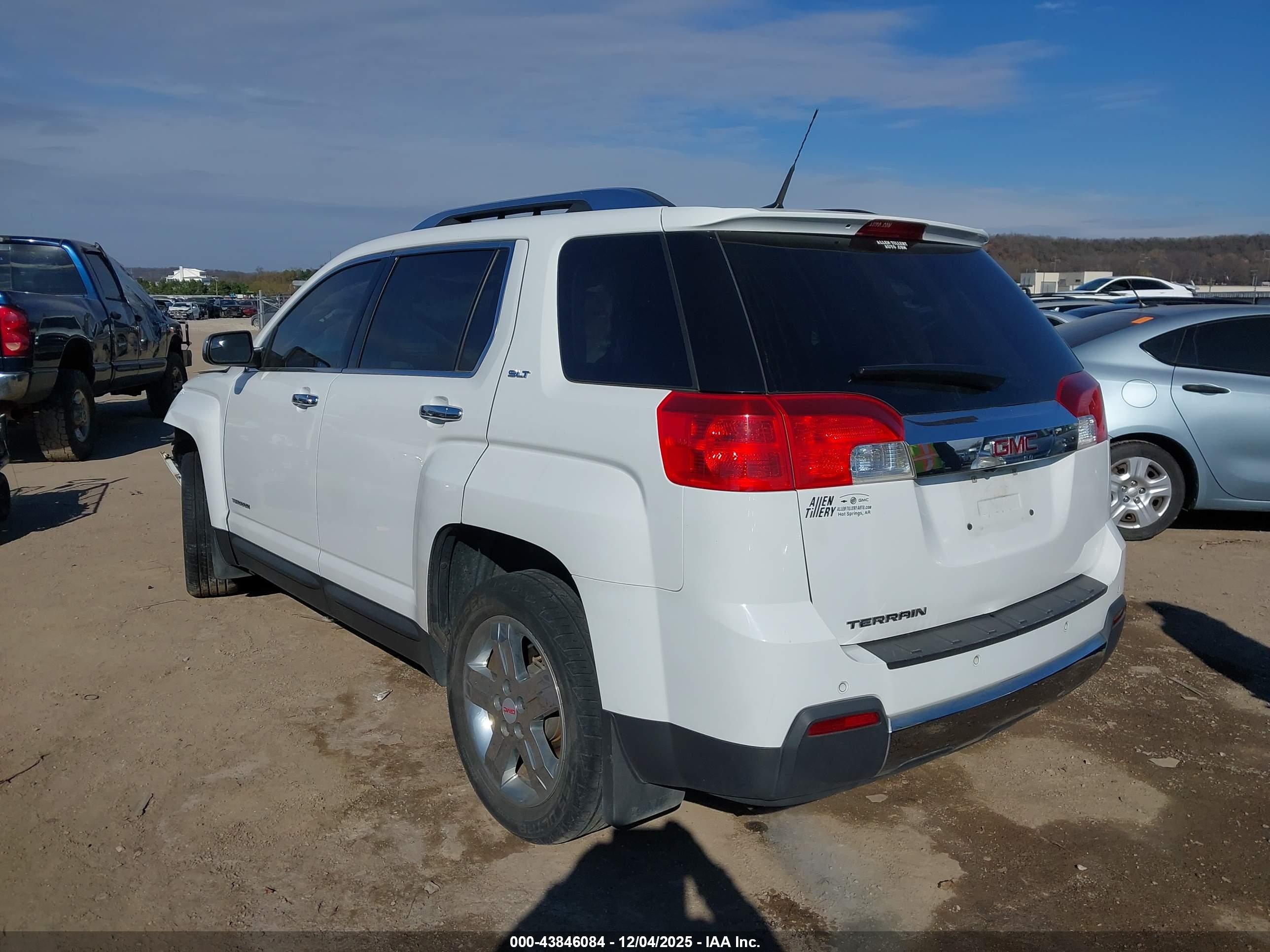 GMC TERRAIN image 3