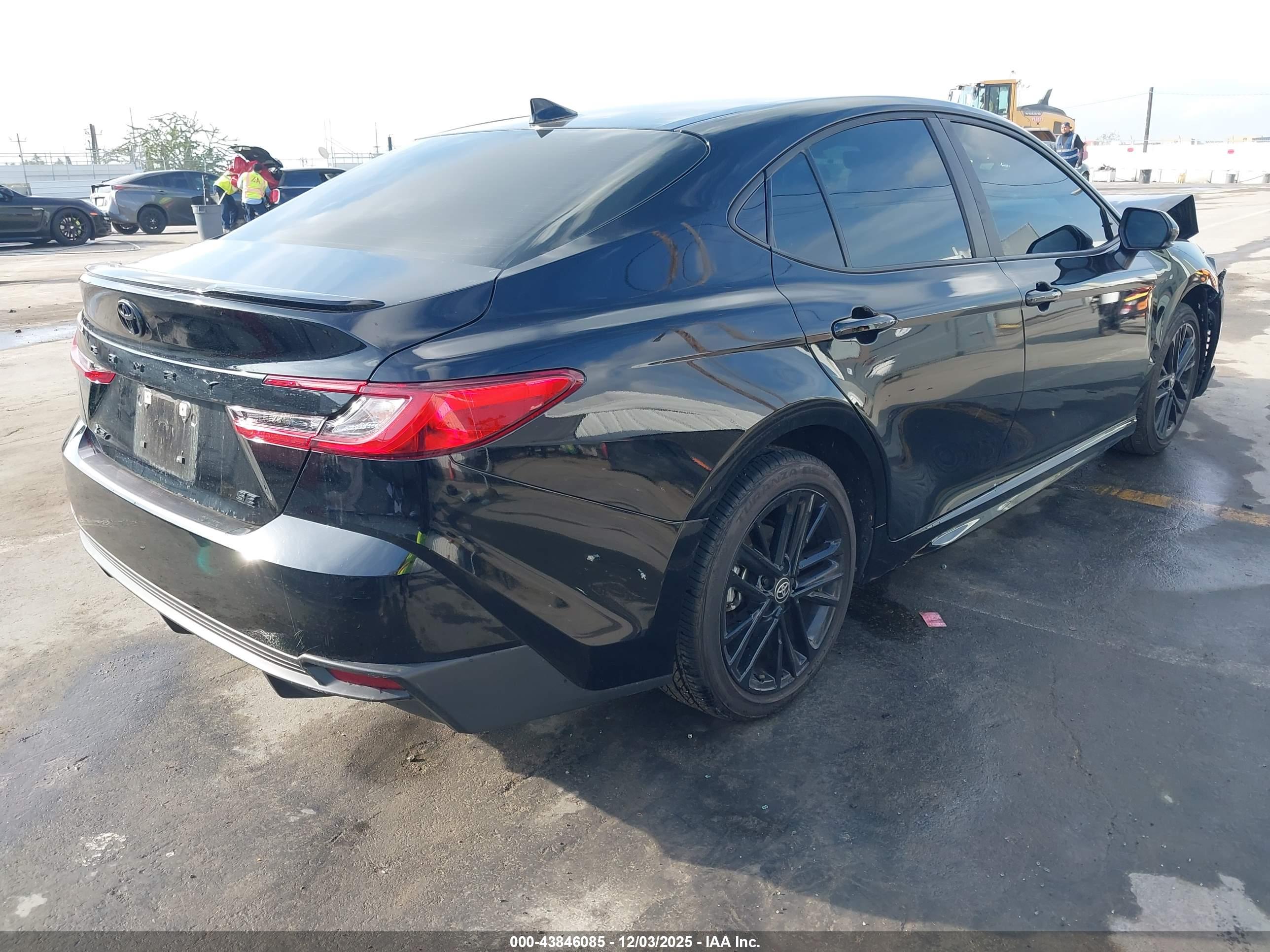 TOYOTA CAMRY image 4