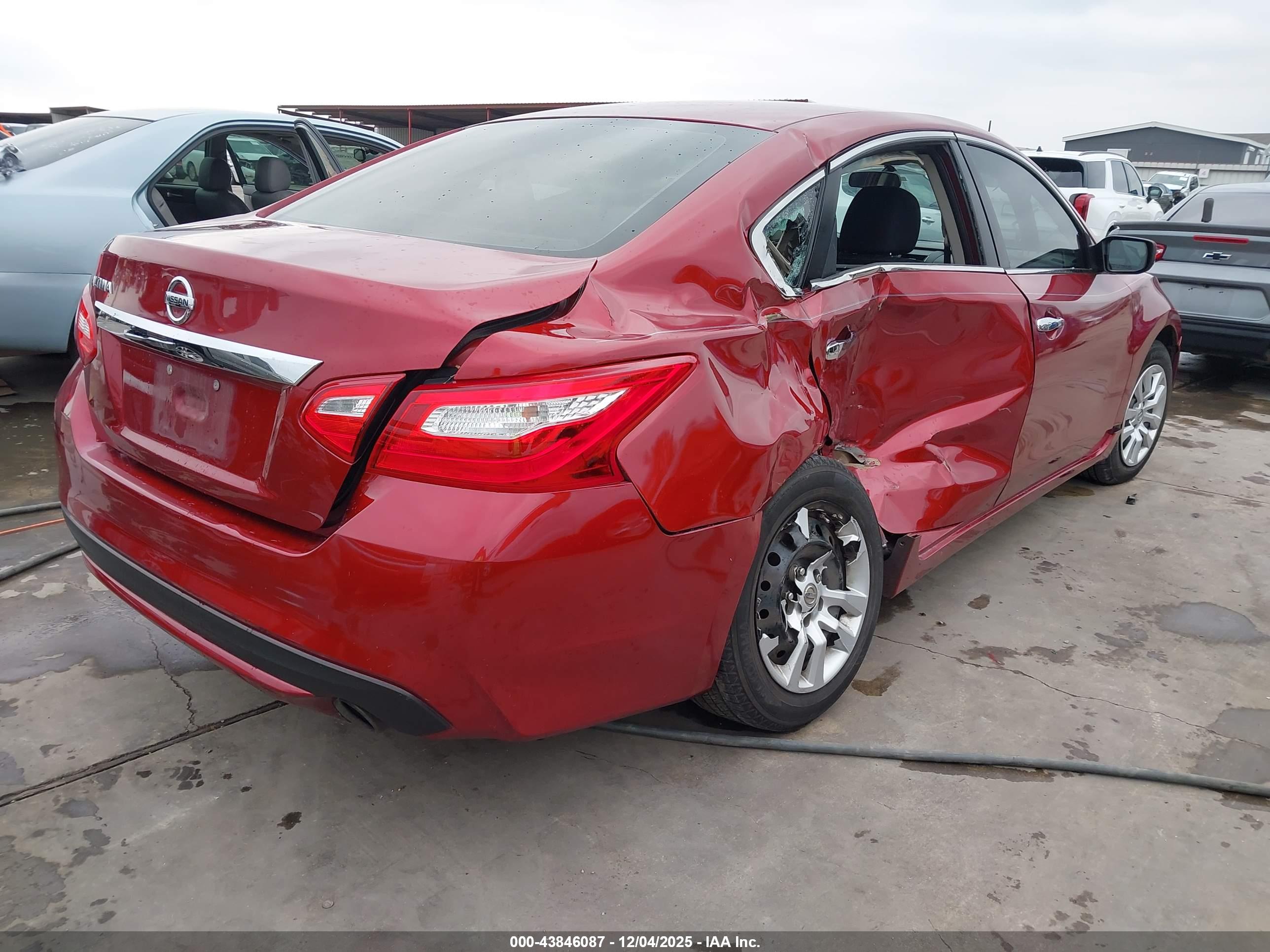 NISSAN ALTIMA image 4