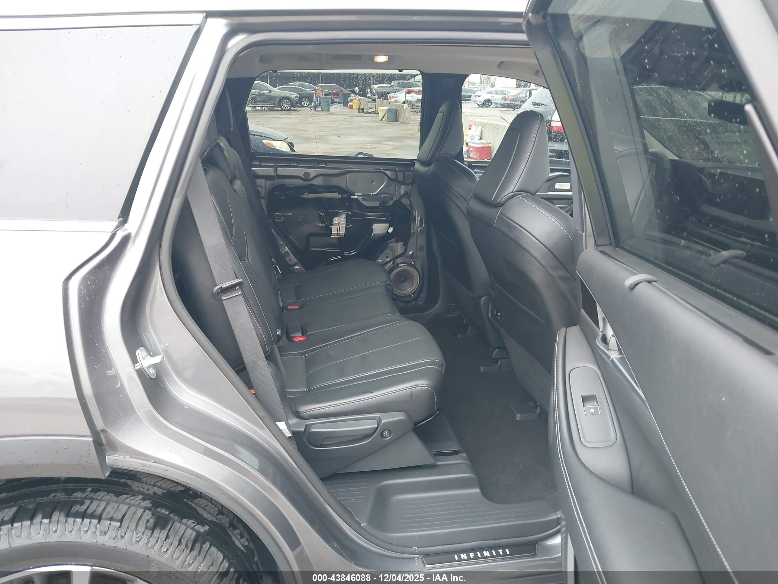 INFINITI QX60 image 8