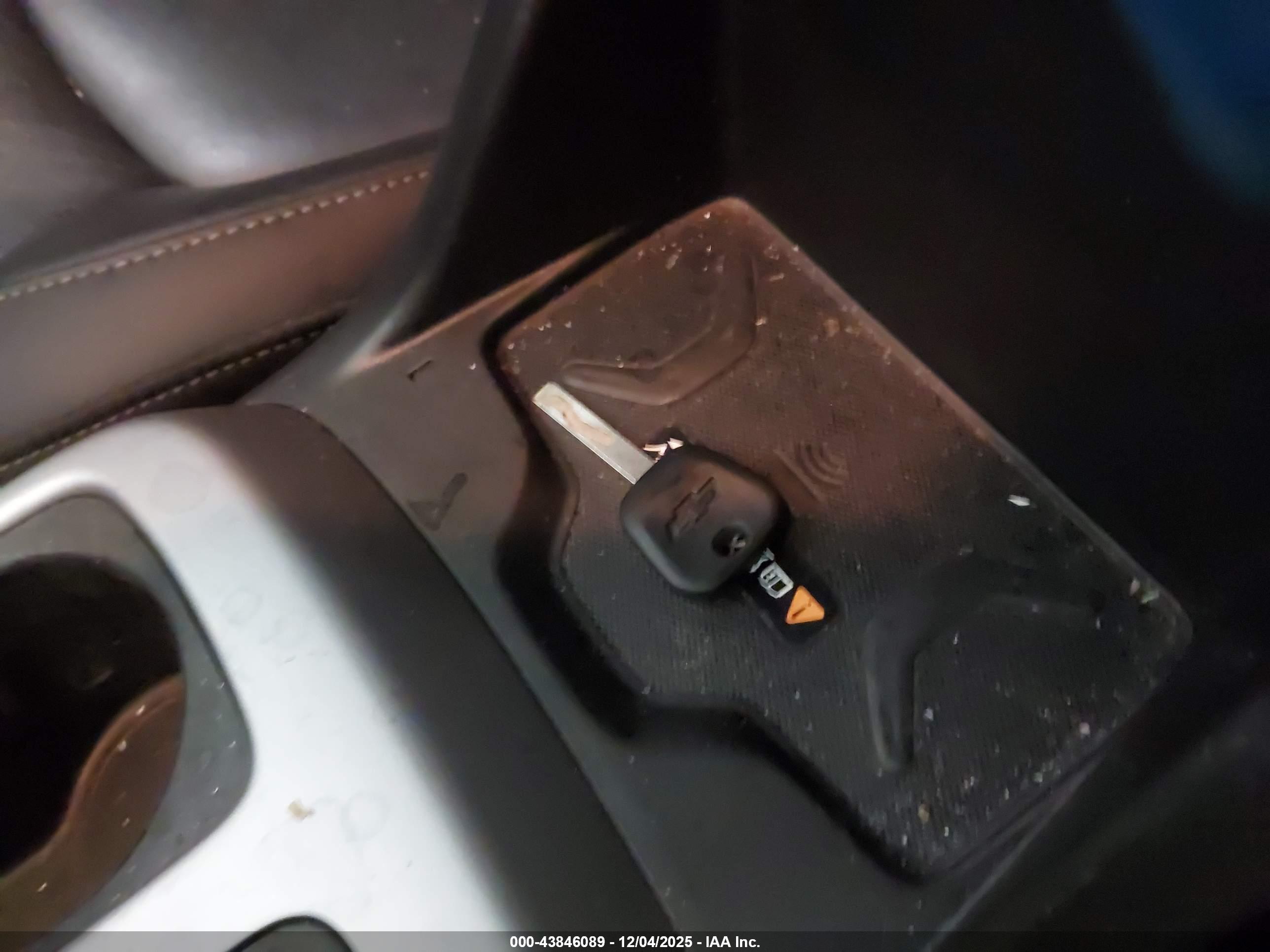 CHEVROLET COLORADO image 11