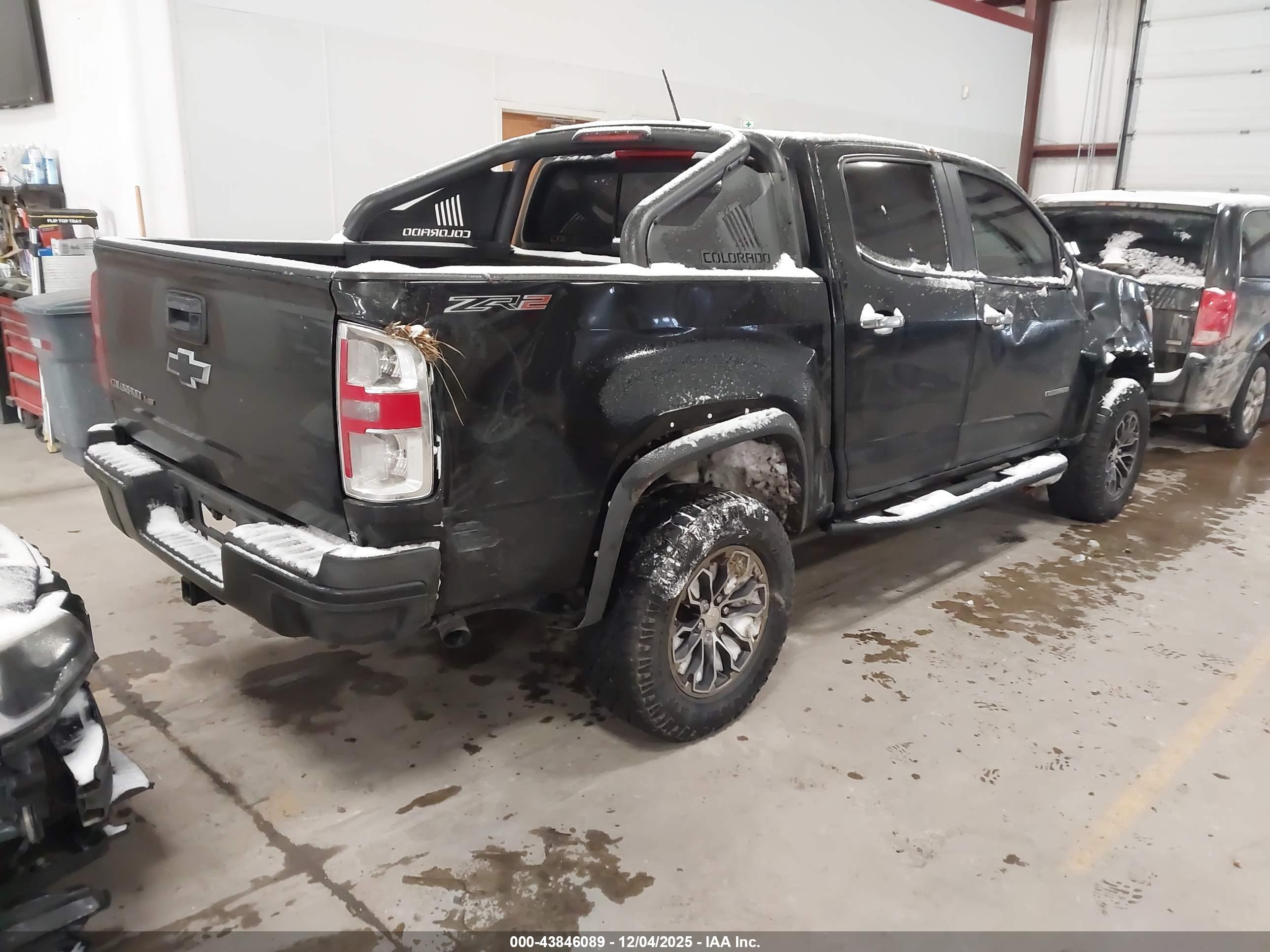 CHEVROLET COLORADO image 4