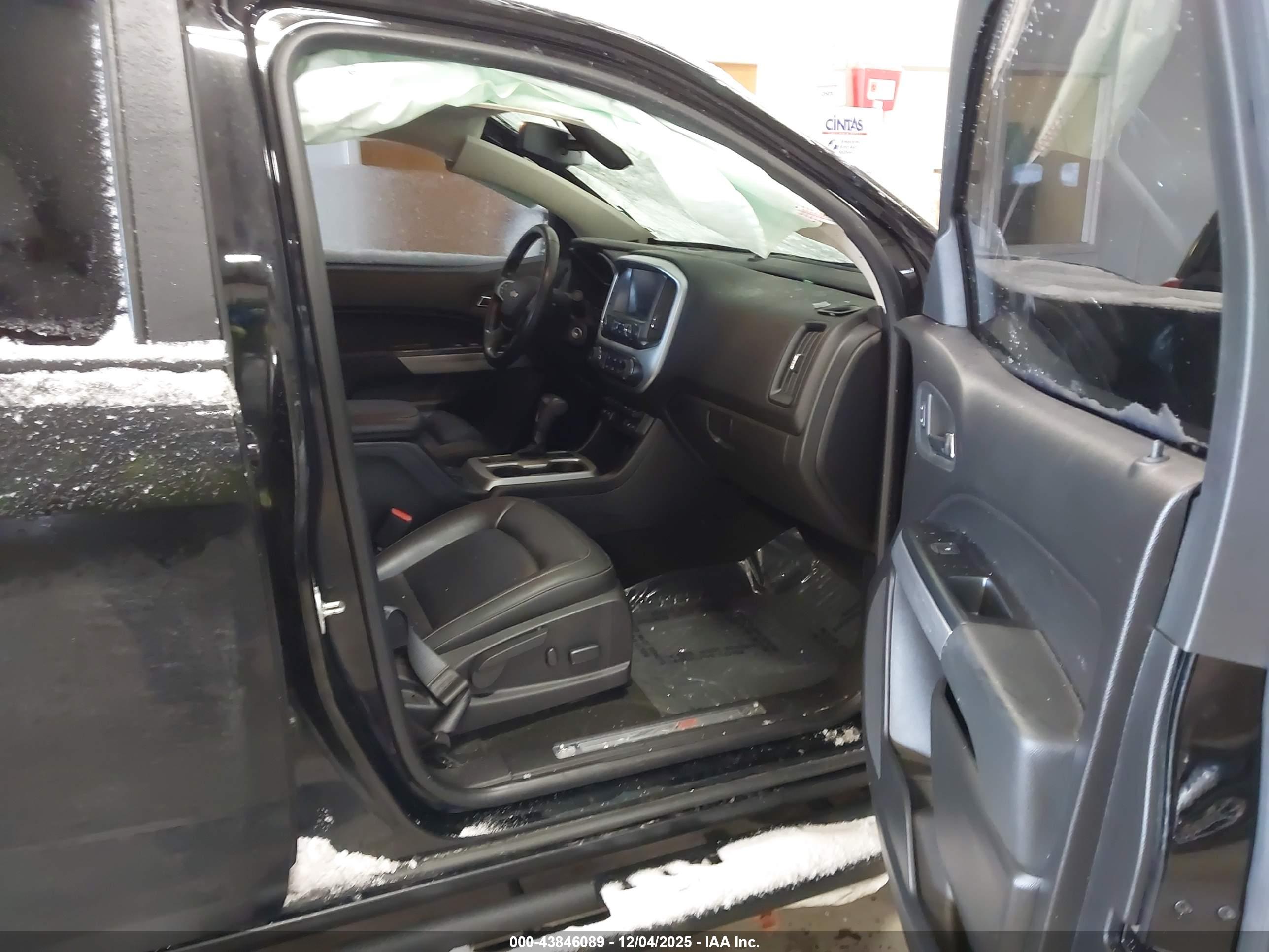 CHEVROLET COLORADO image 5