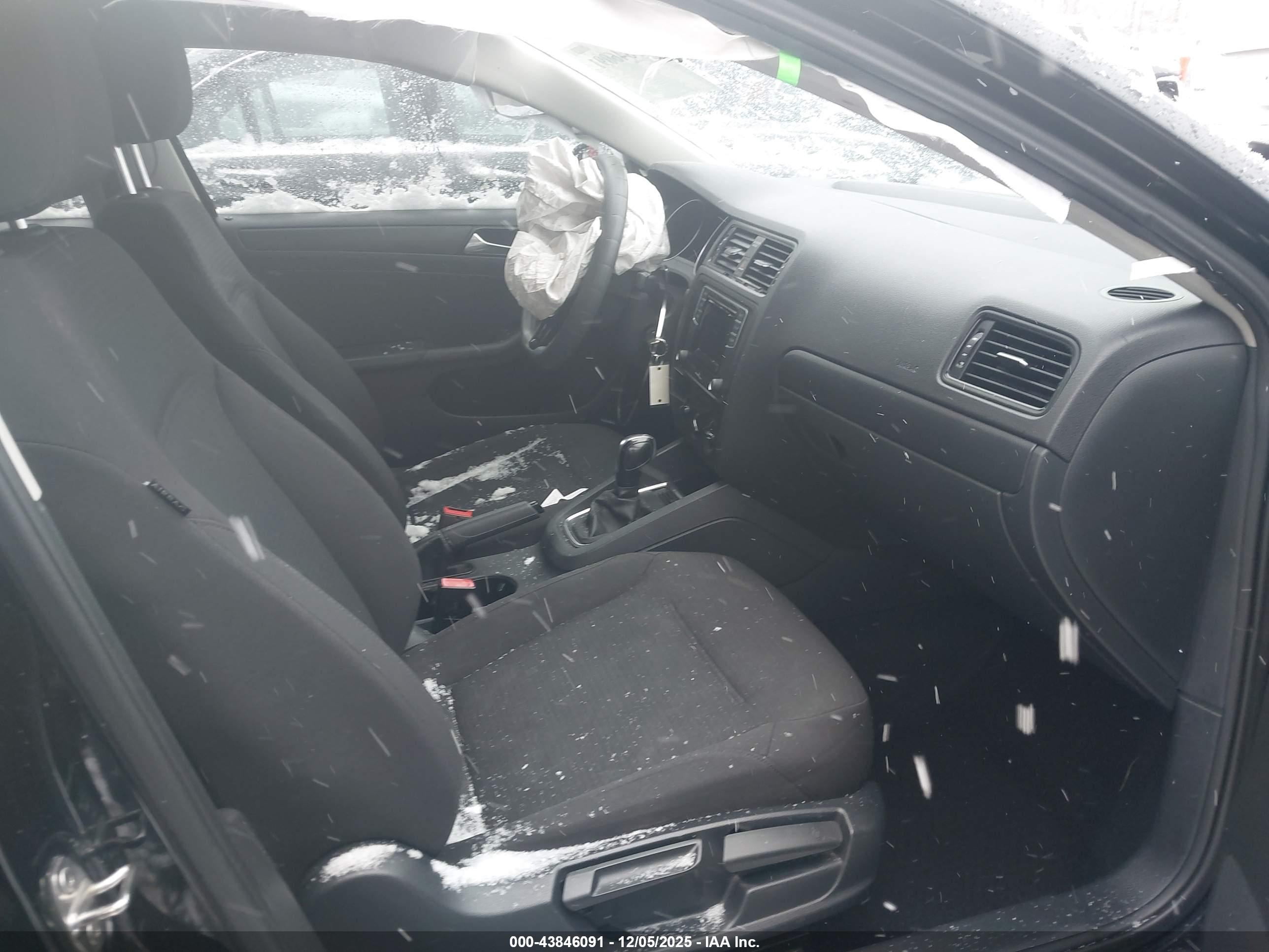 VOLKSWAGEN JETTA image 5