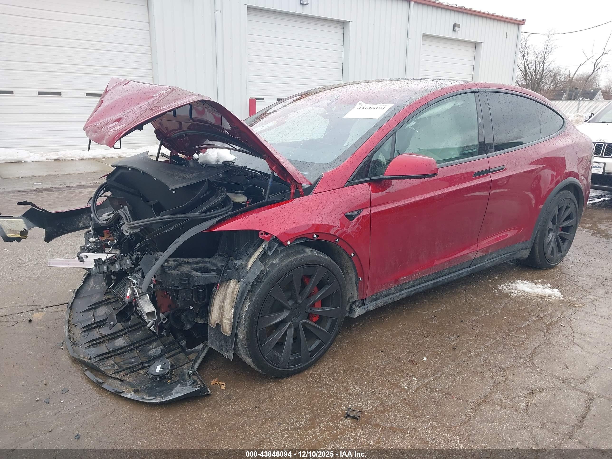 TESLA MODEL image 2