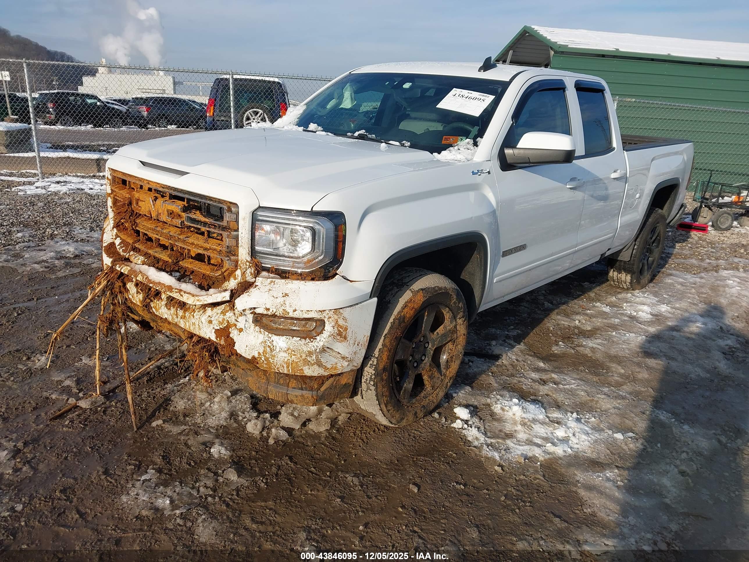 GMC SIERRA image 2
