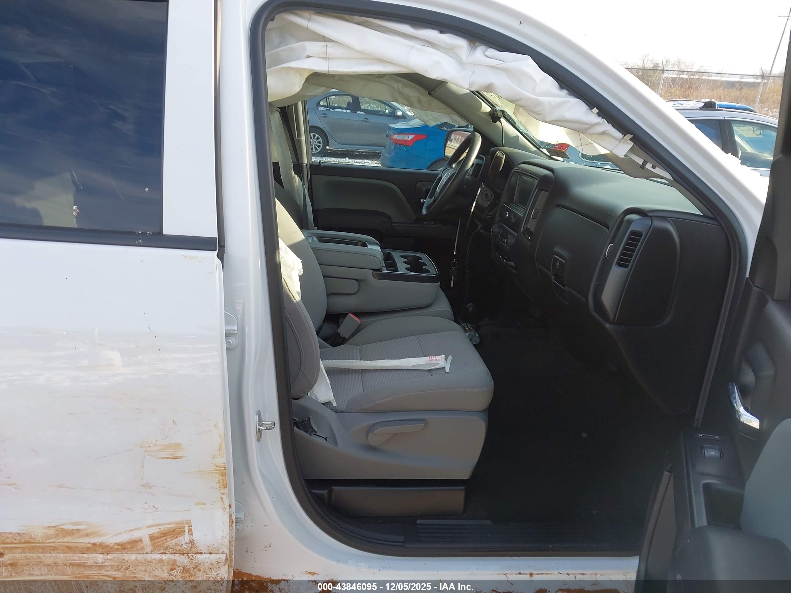 GMC SIERRA image 5
