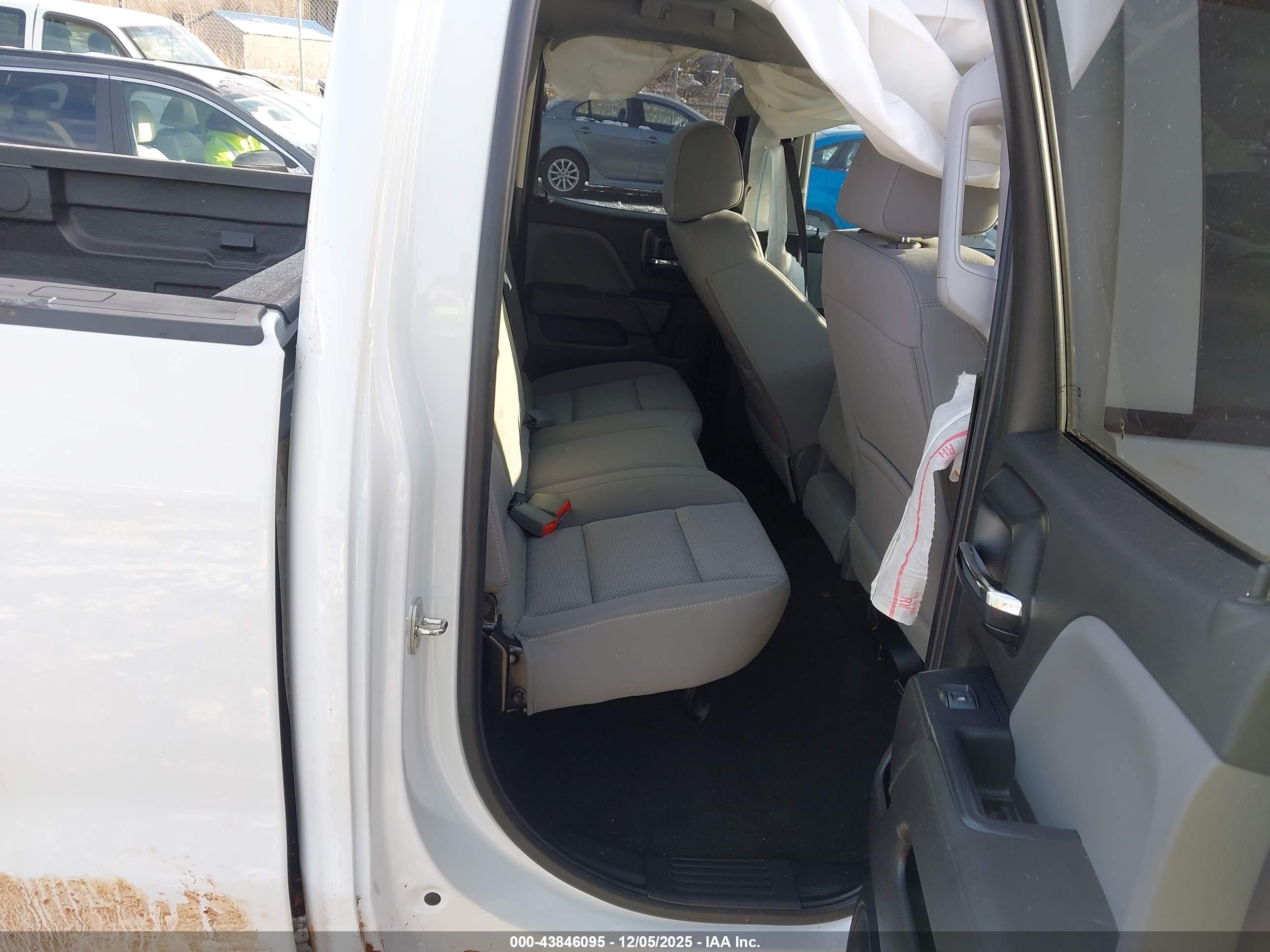 GMC SIERRA image 8