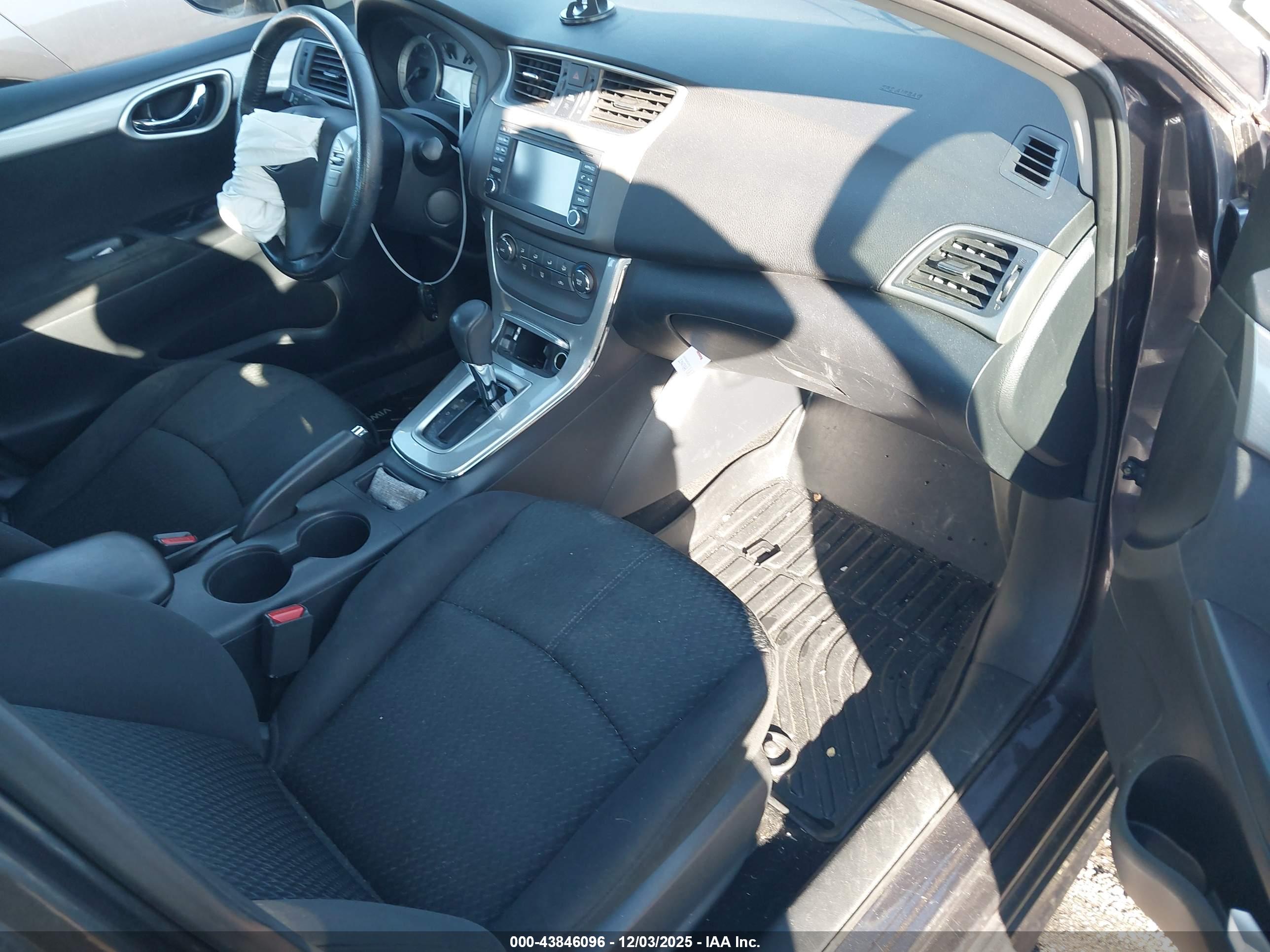 NISSAN SENTRA image 5