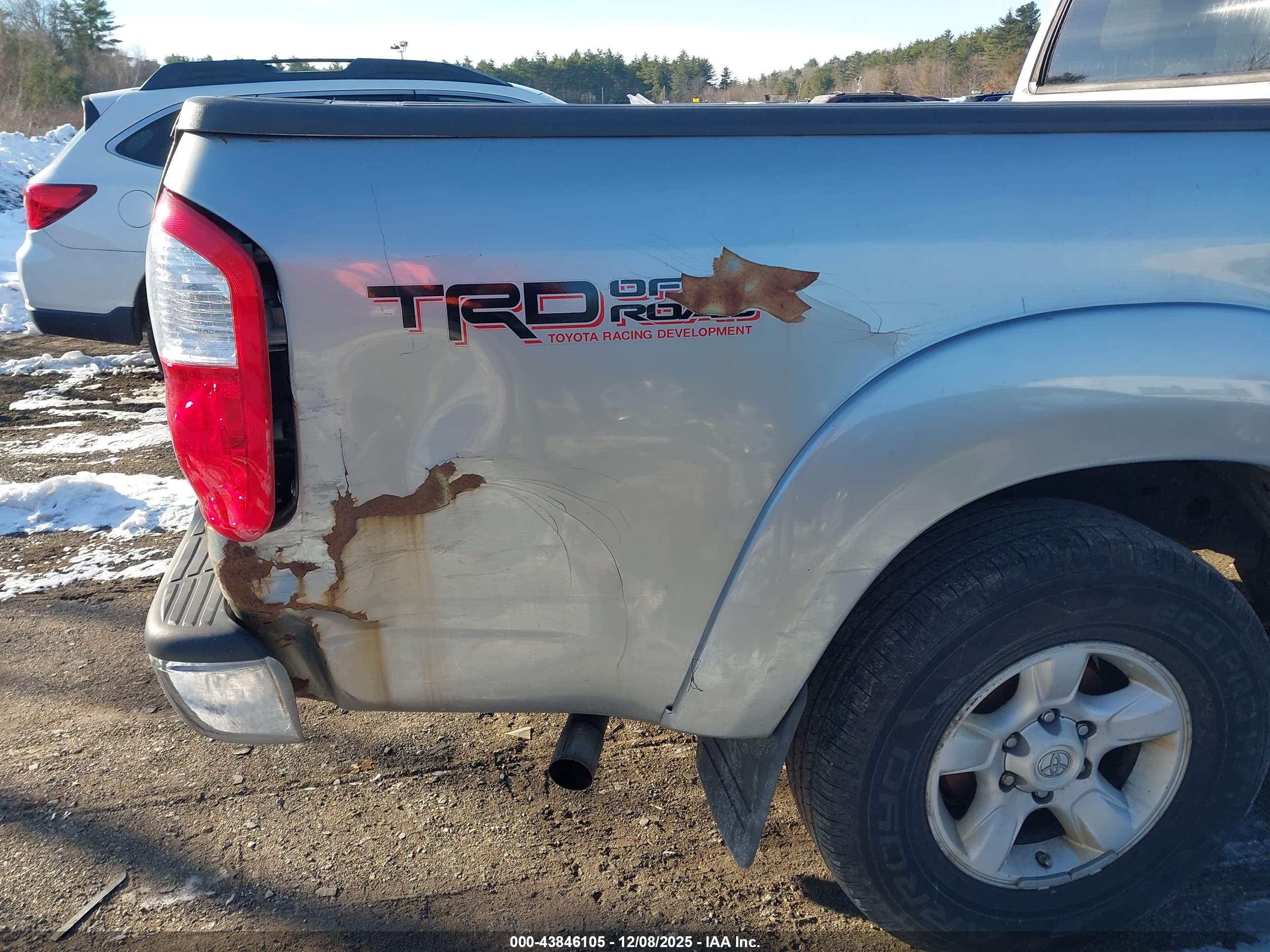 TOYOTA TUNDRA image 6