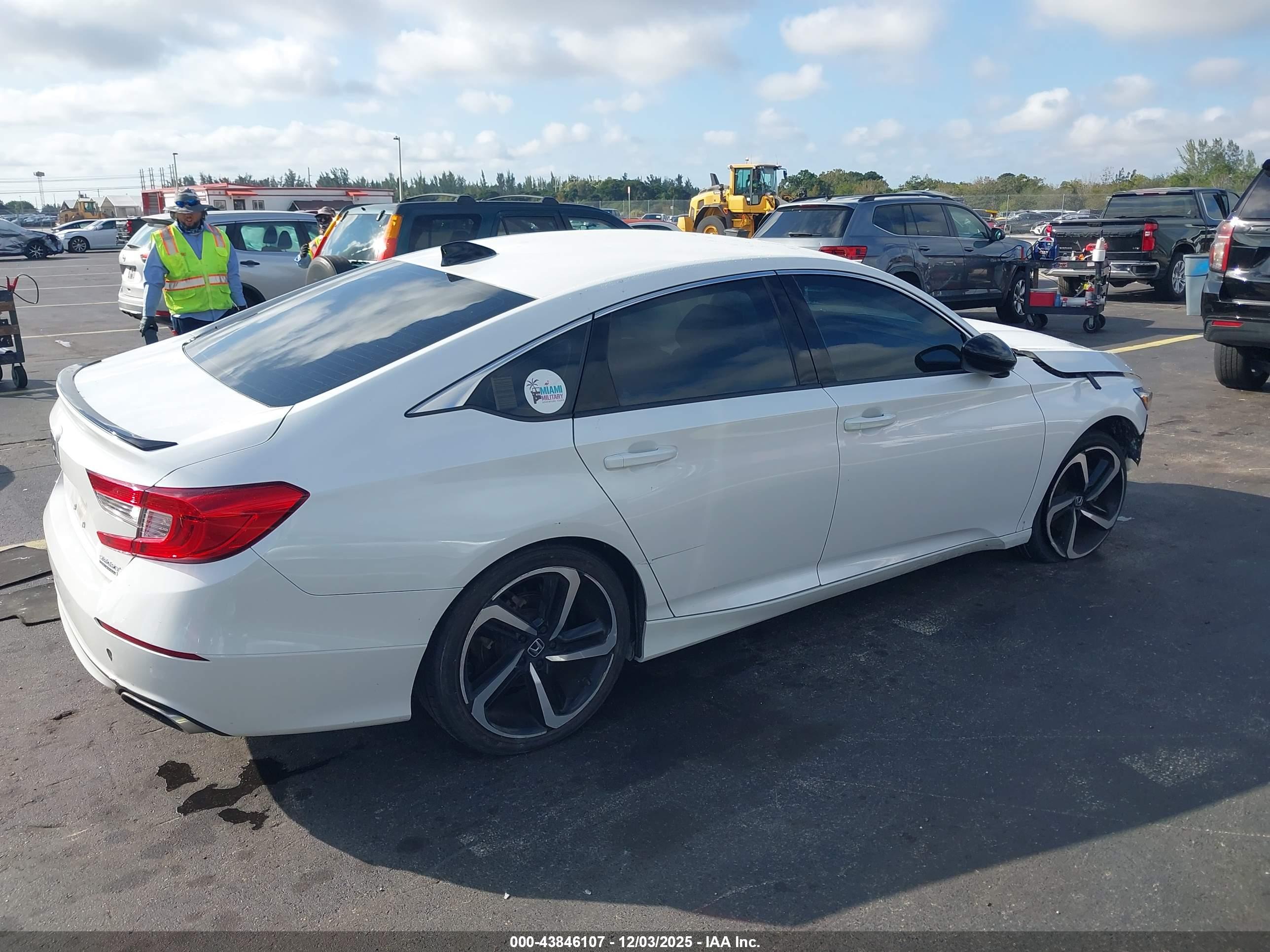 HONDA ACCORD image 4