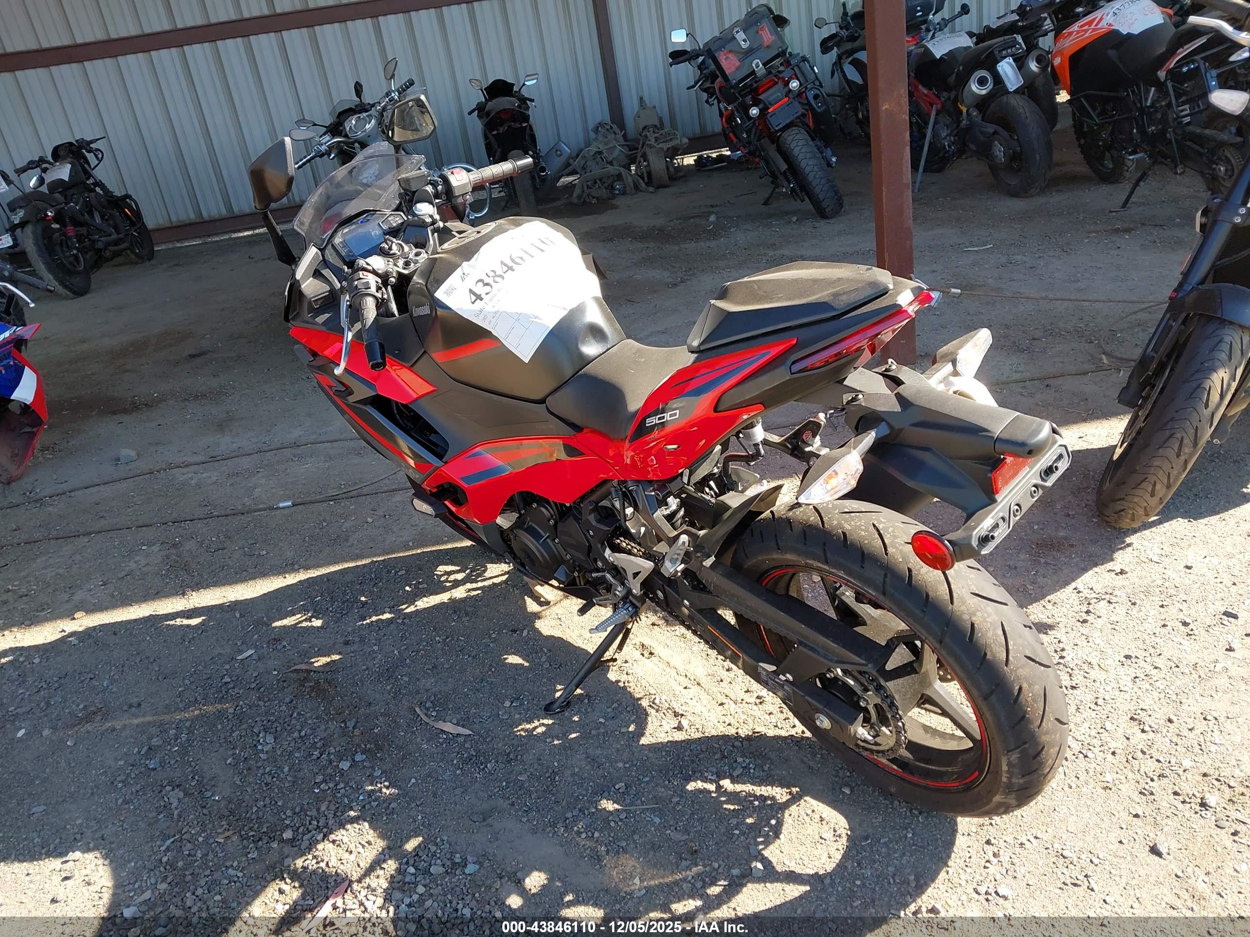 KAWASAKI EX500 image 3