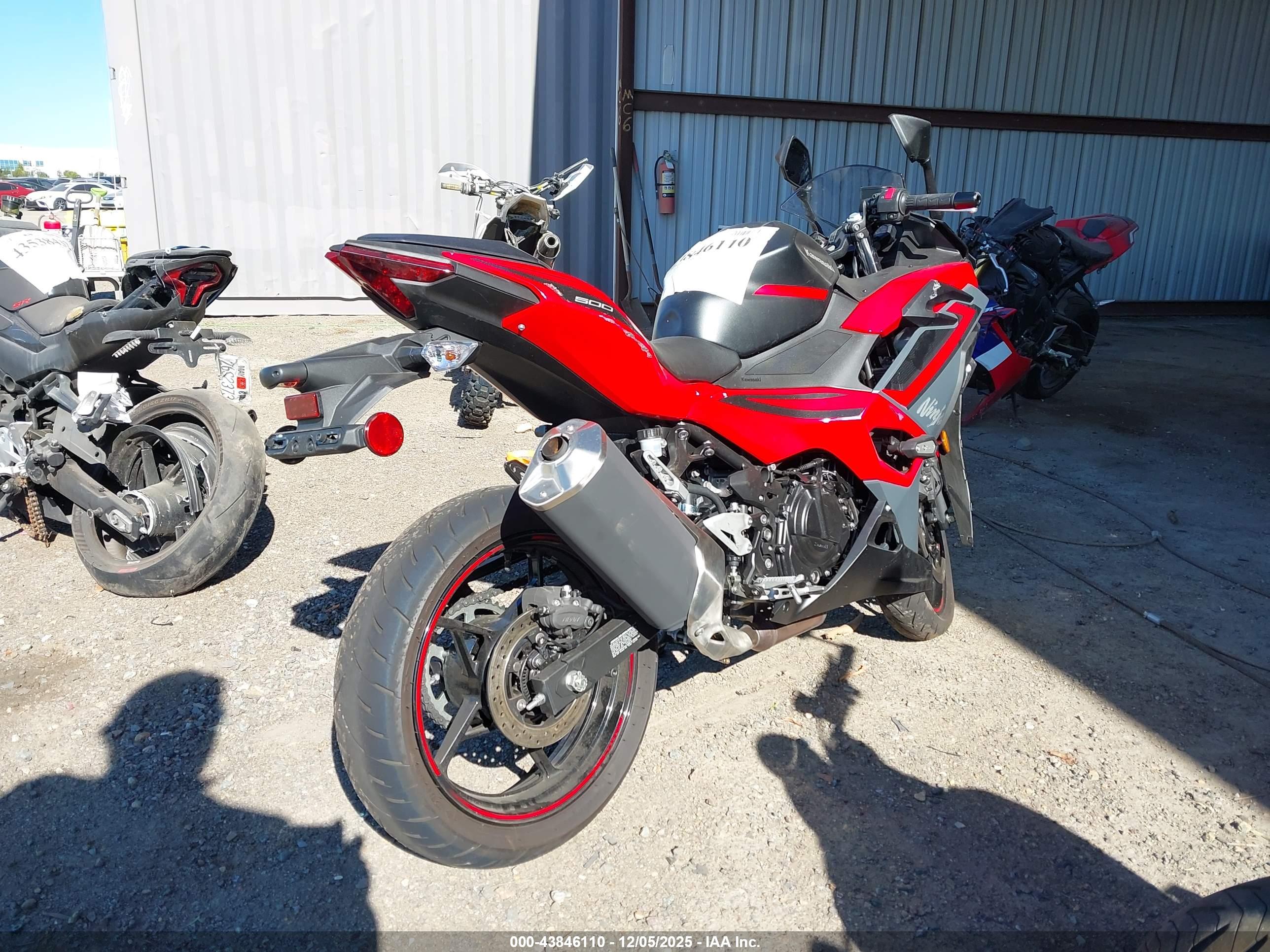 KAWASAKI EX500 image 4