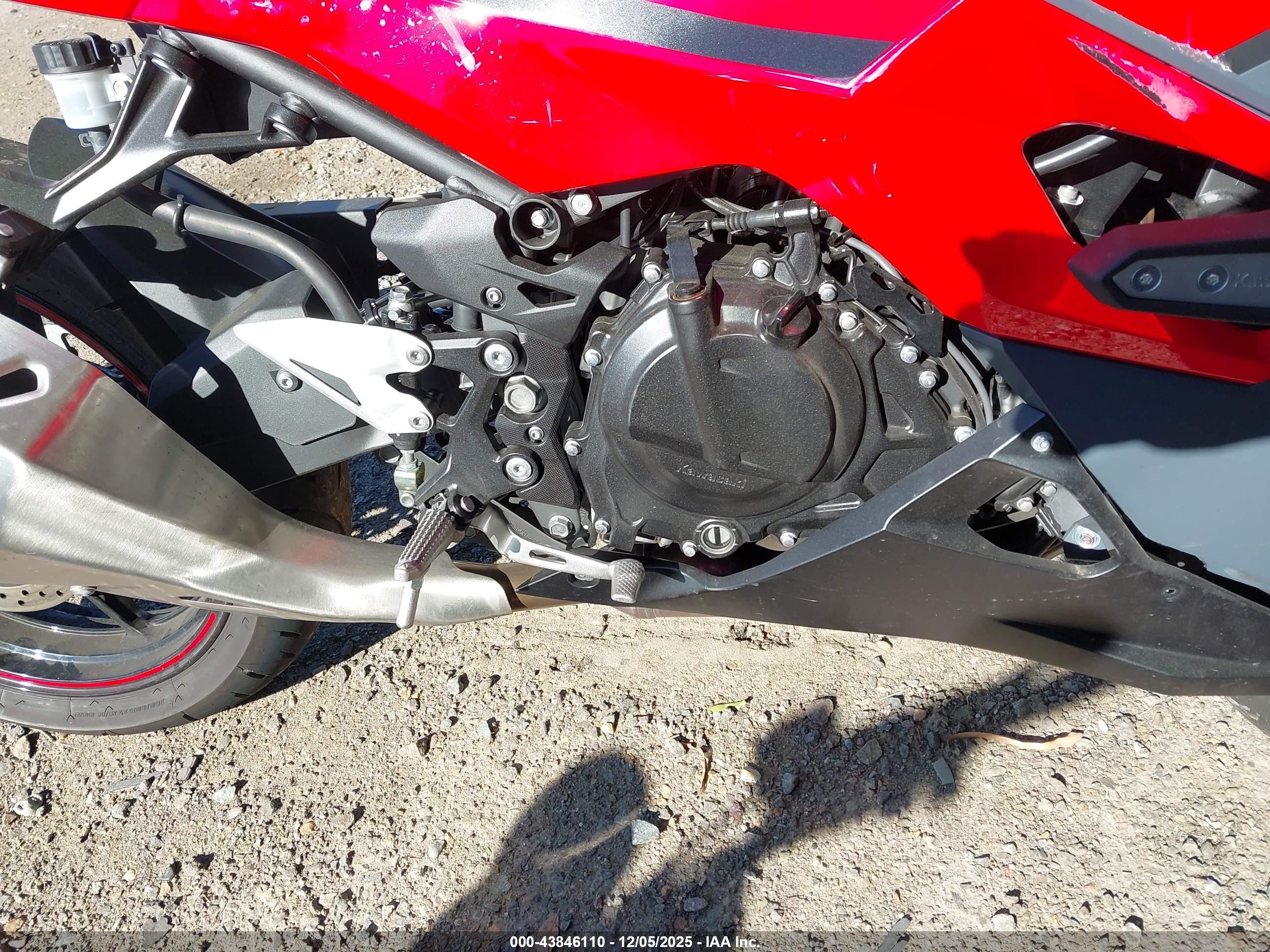 KAWASAKI EX500 image 8