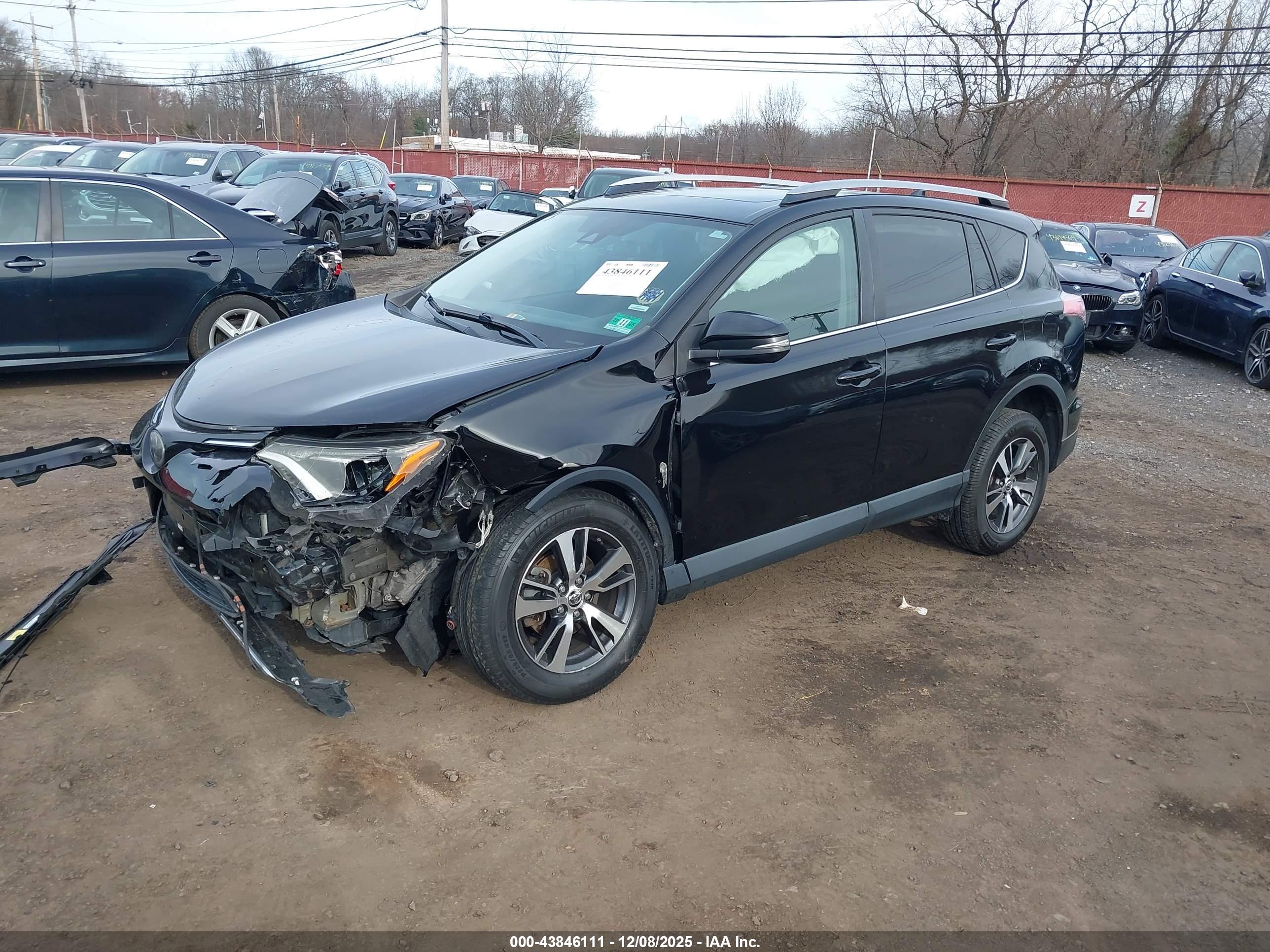 TOYOTA RAV4 image 2