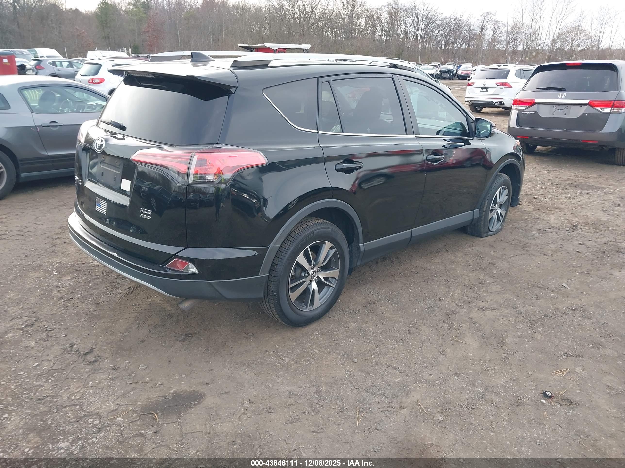 TOYOTA RAV4 image 4