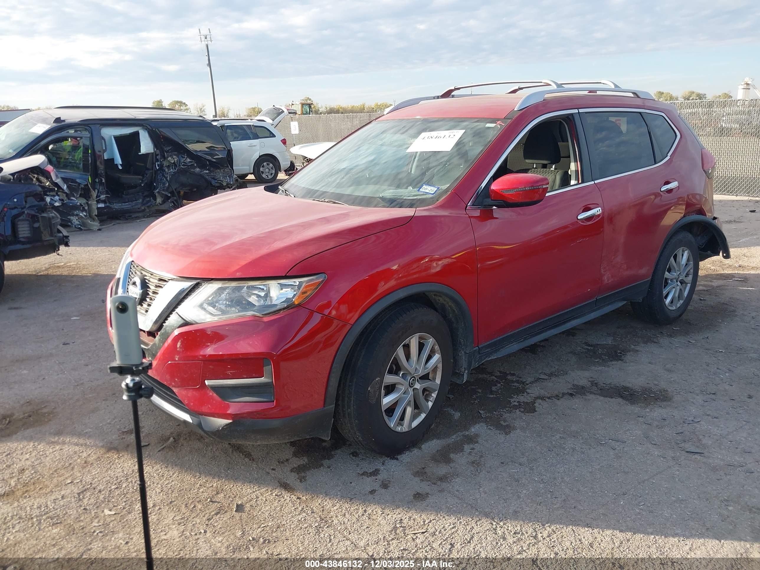 NISSAN ROGUE image 2