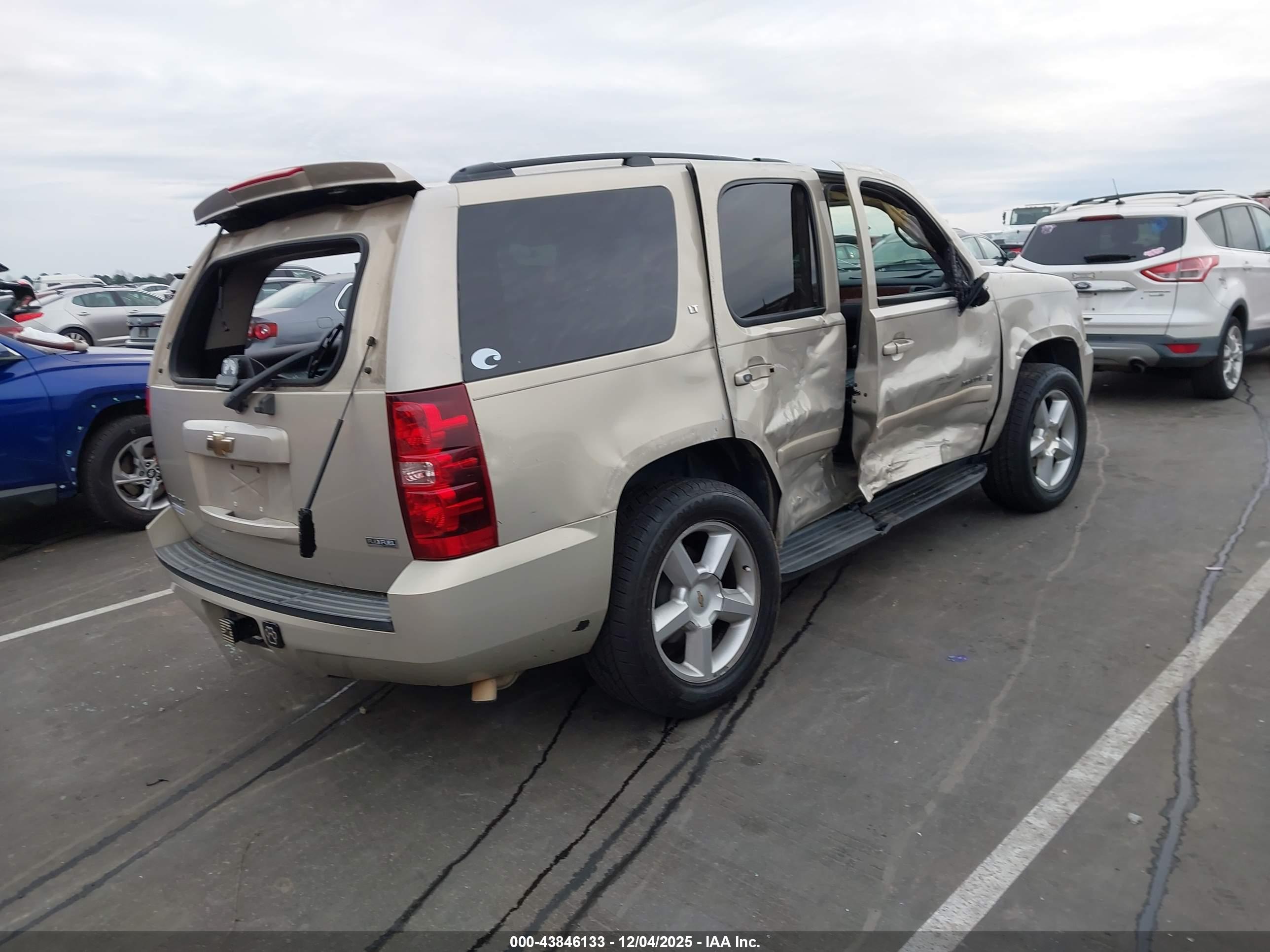 CHEVROLET TAHOE image 4