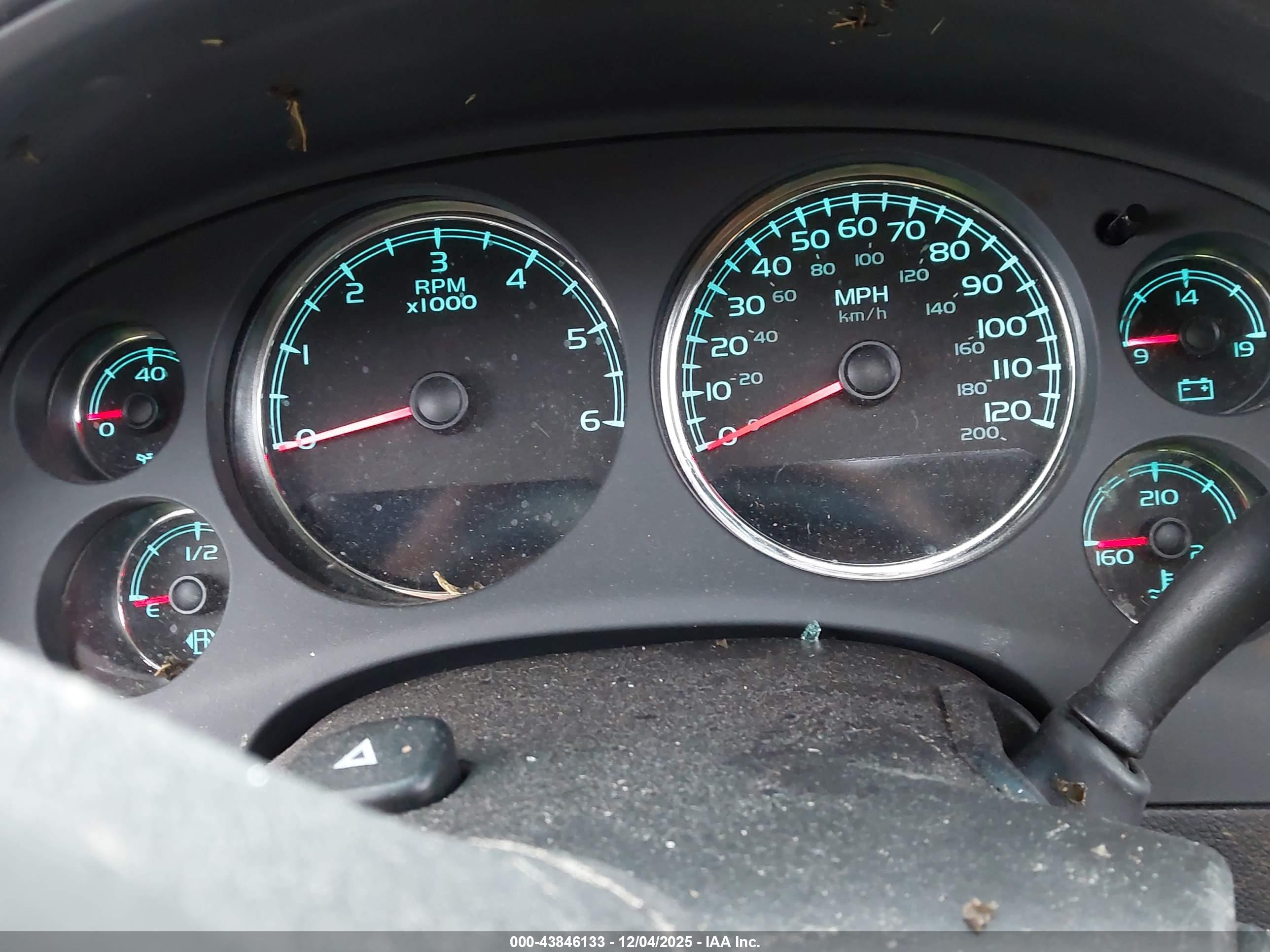 CHEVROLET TAHOE image 7