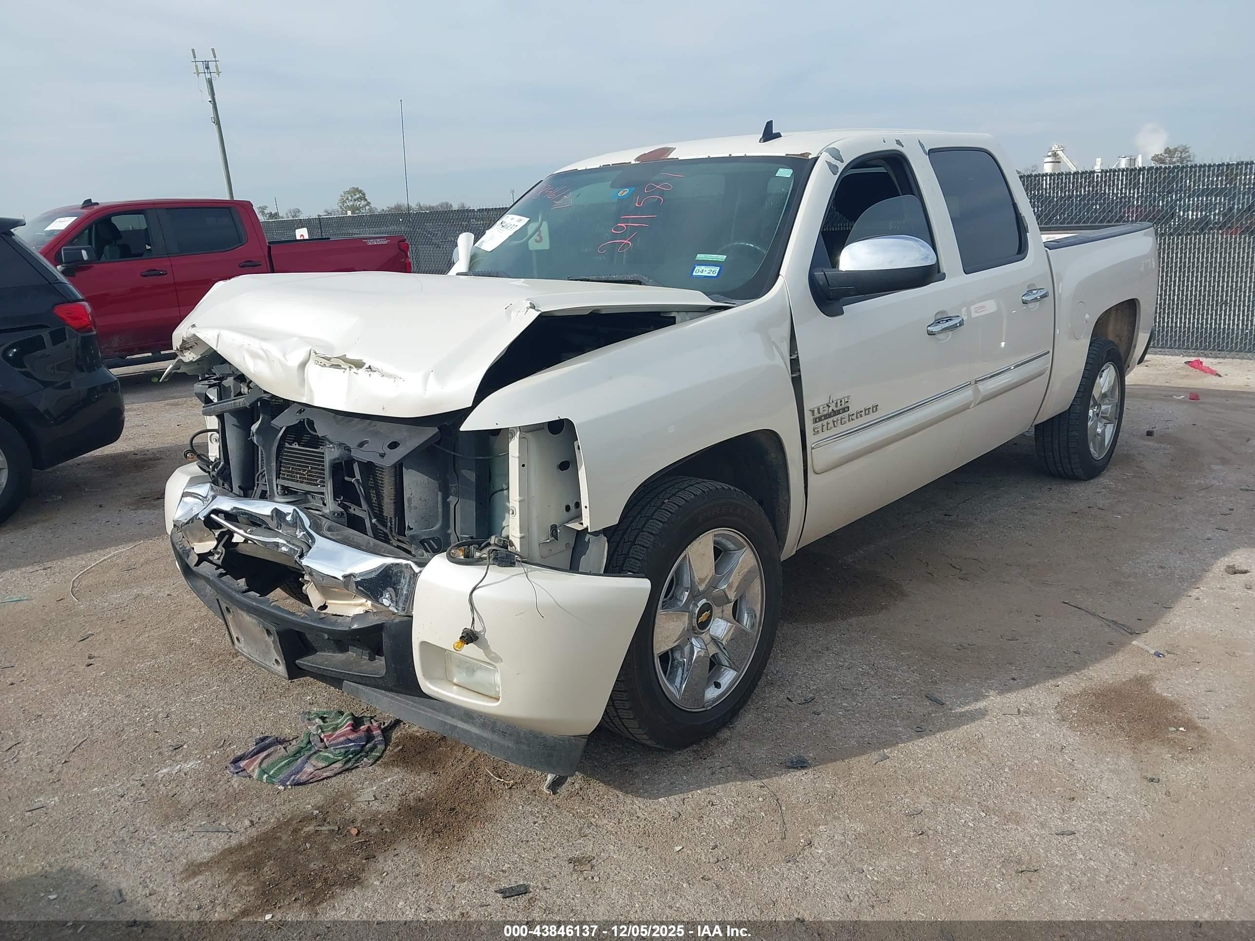 CHEVROLET SILVERADO image 2