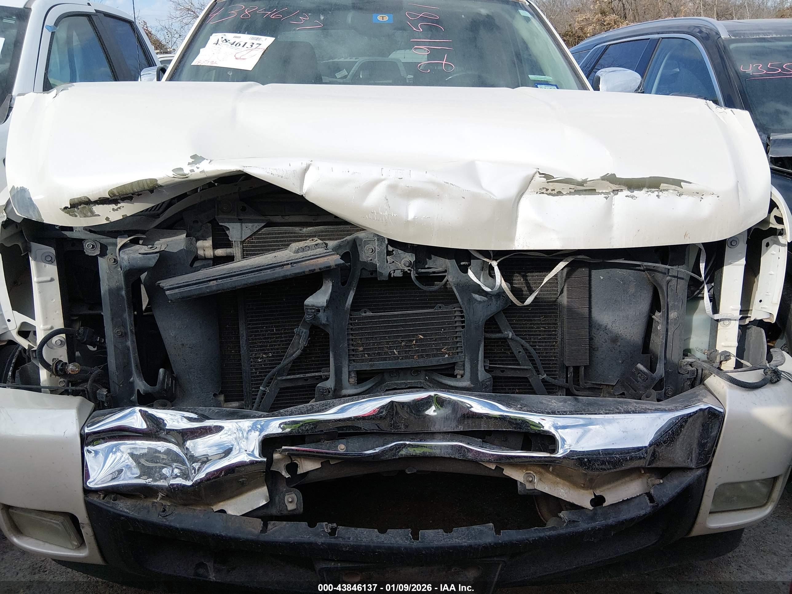 CHEVROLET SILVERADO image 6