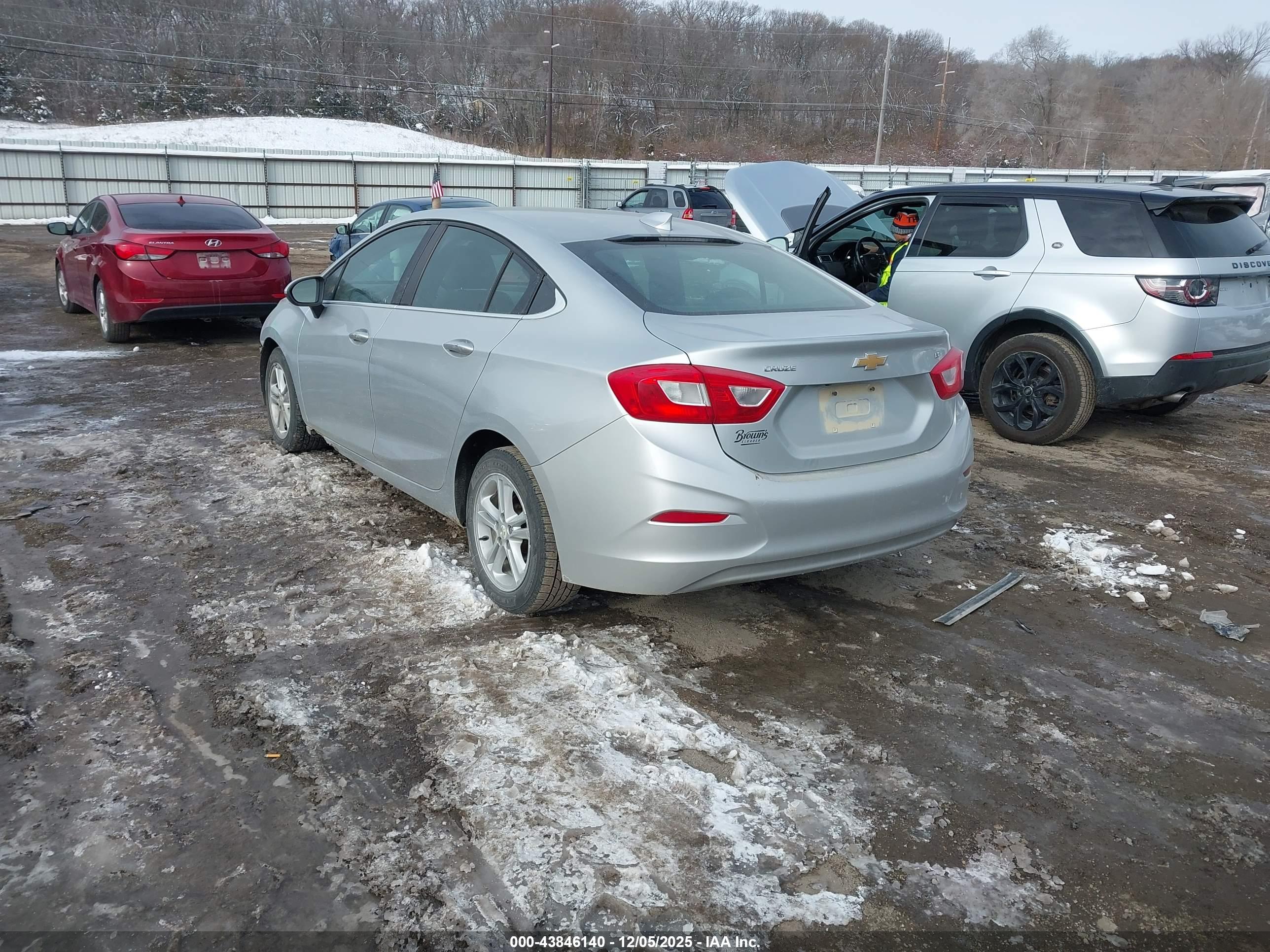 CHEVROLET CRUZE image 3