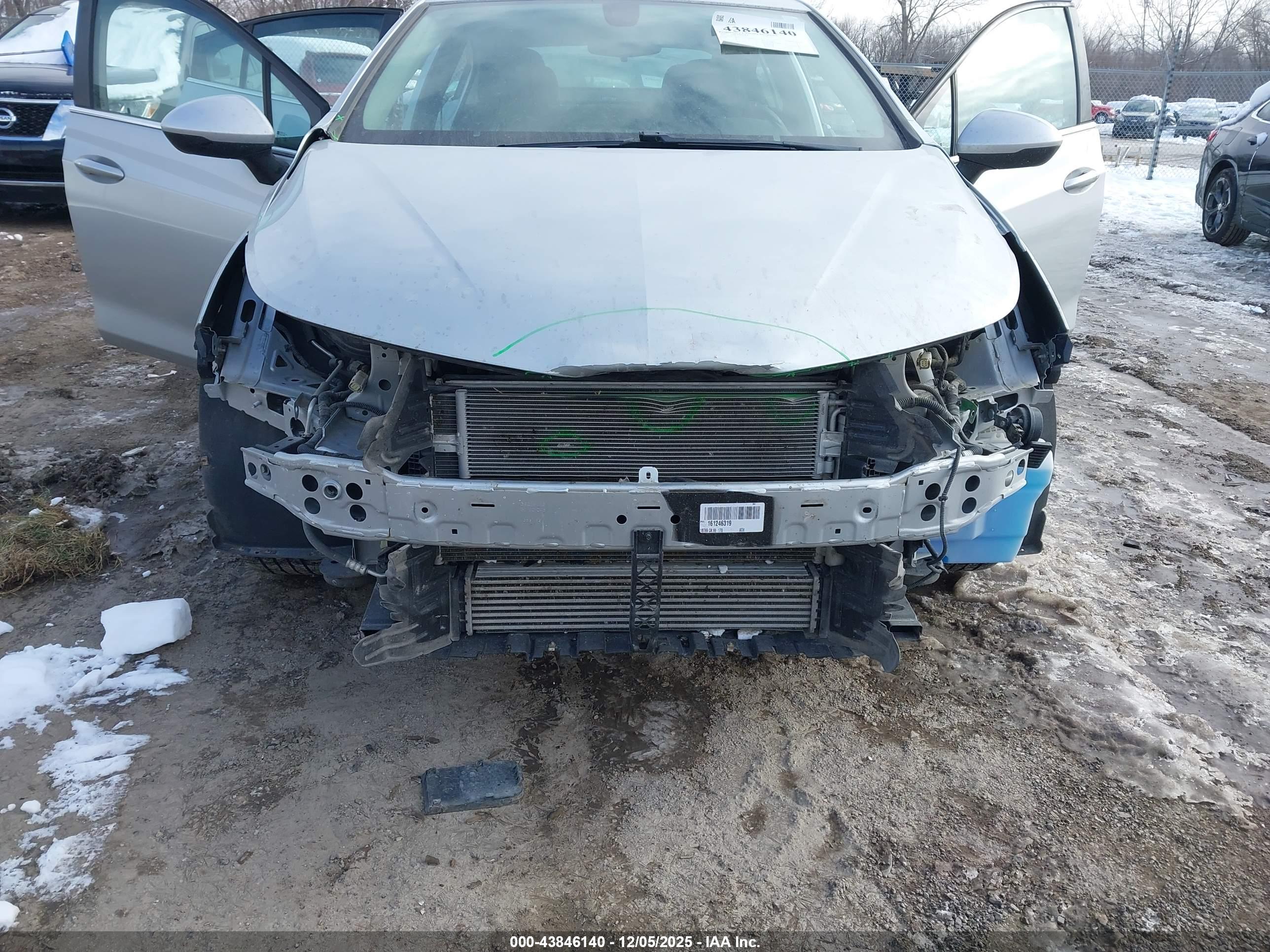CHEVROLET CRUZE image 6
