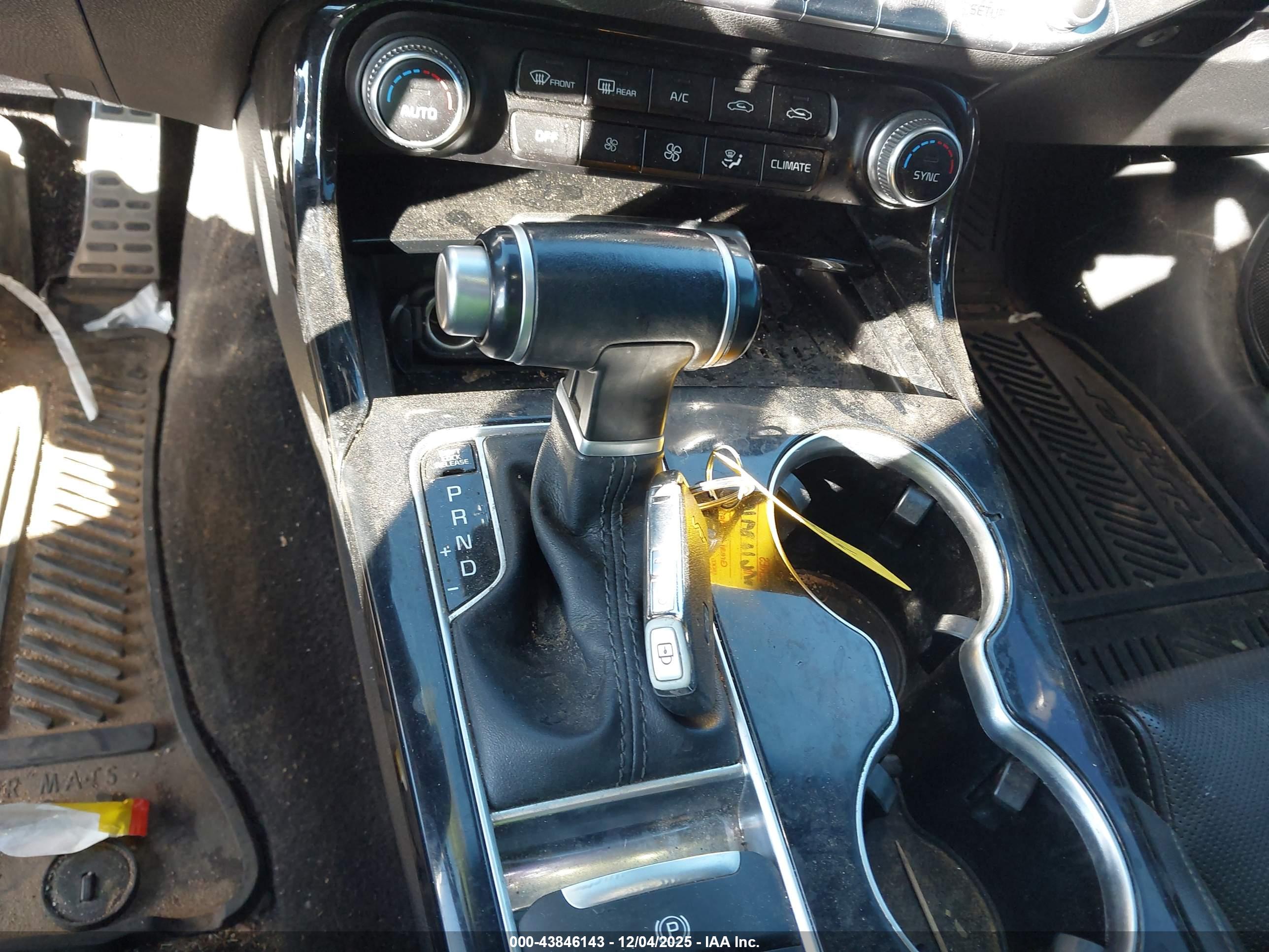 KIA STINGER image 11