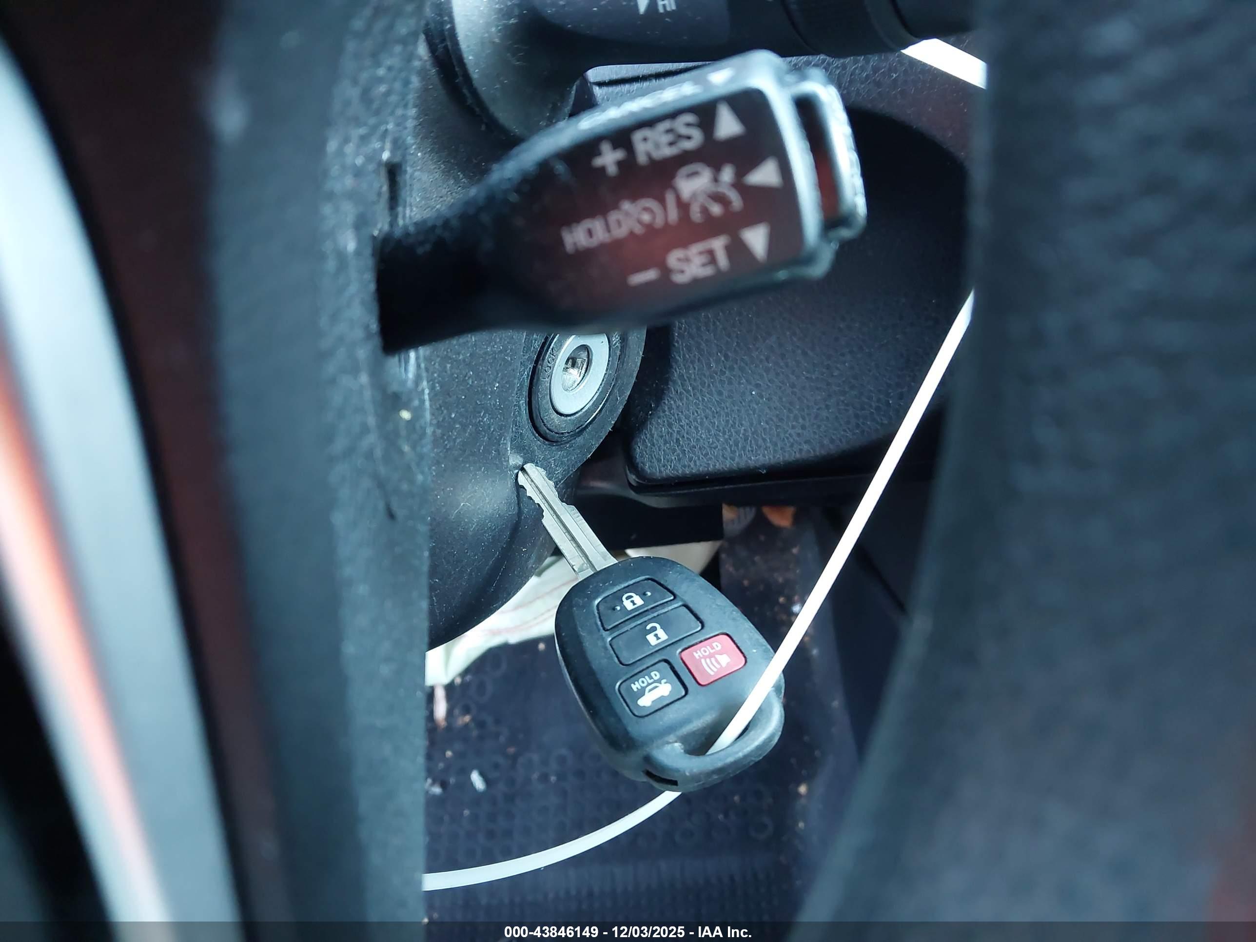 TOYOTA COROLLA image 11