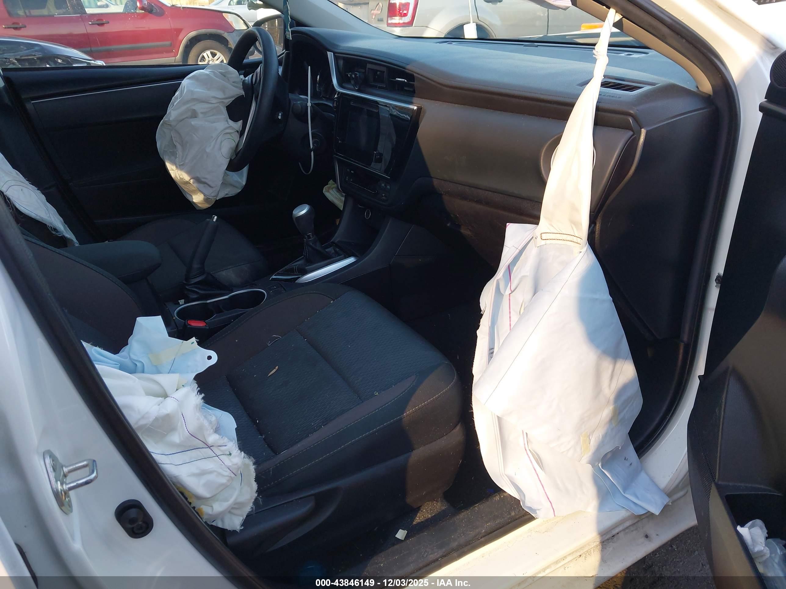 TOYOTA COROLLA image 5