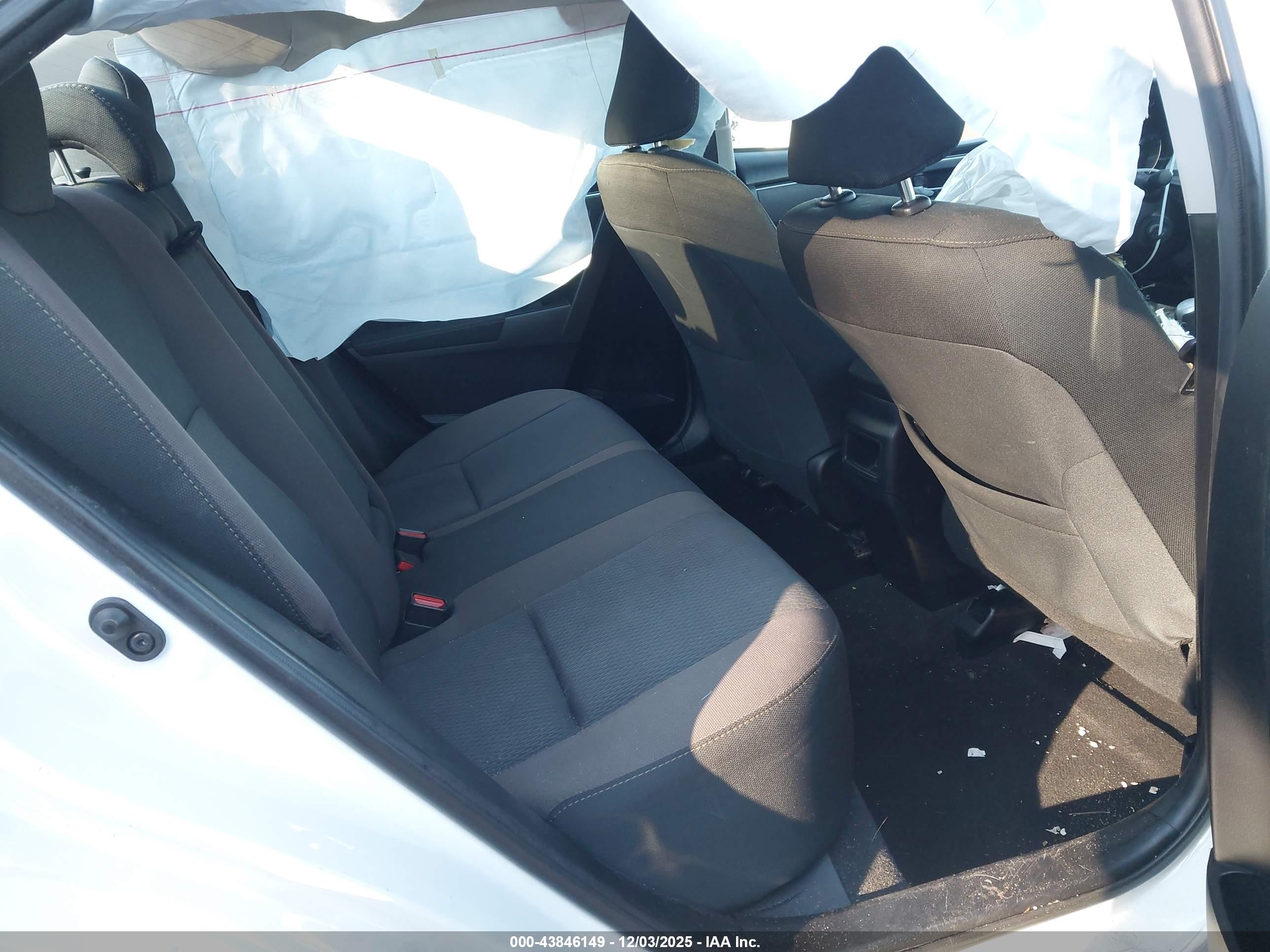 TOYOTA COROLLA image 8